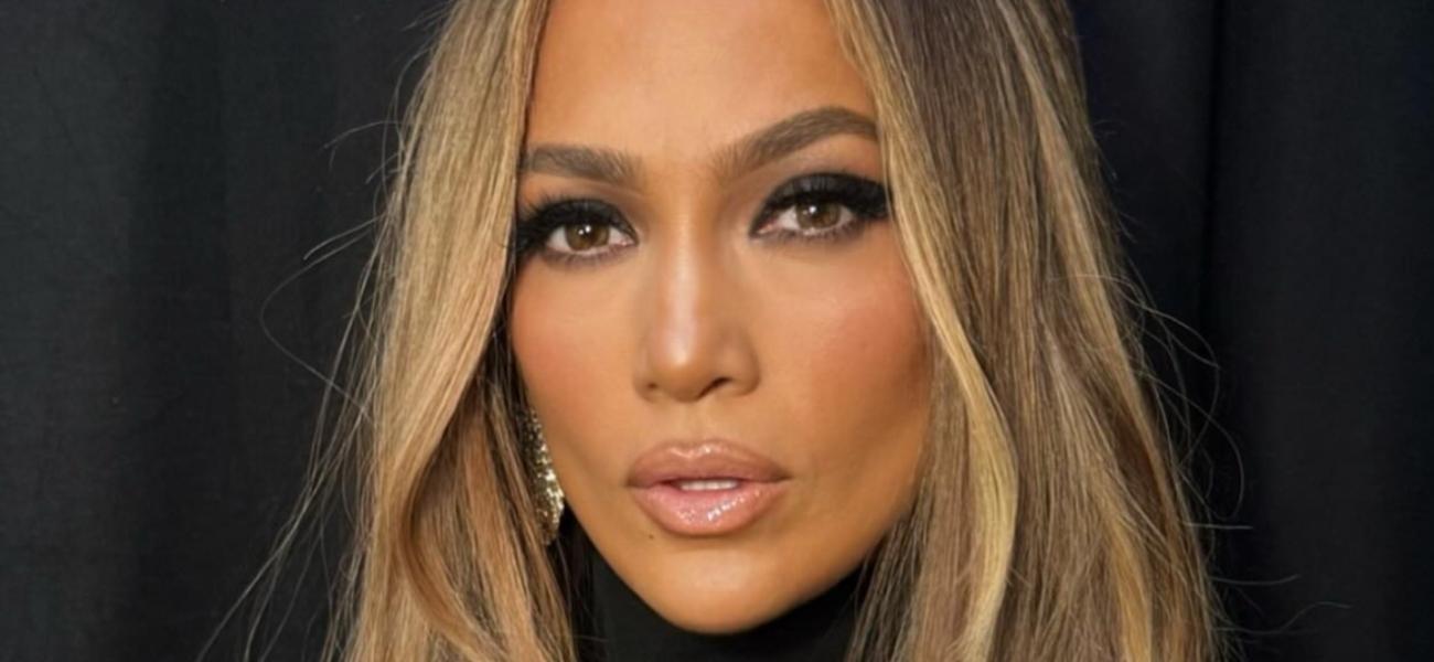 Jennifer Lopez close up