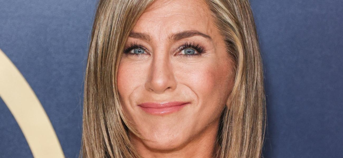 Jennifer Aniston close up