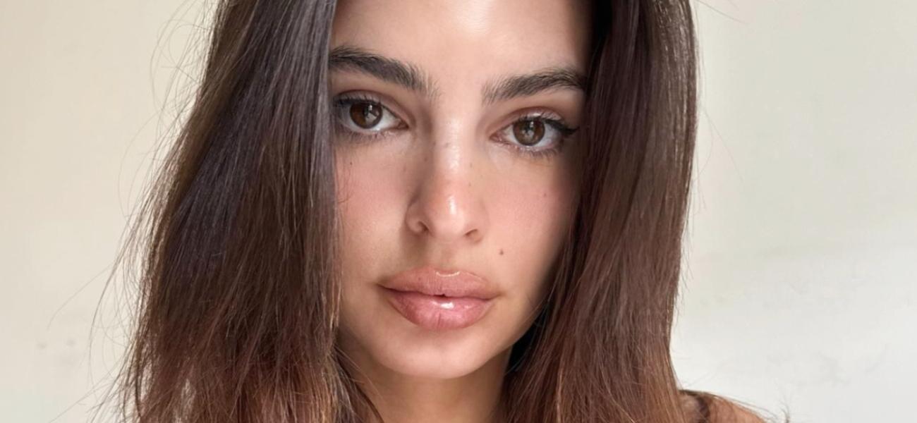 Emily Ratajkowski close up