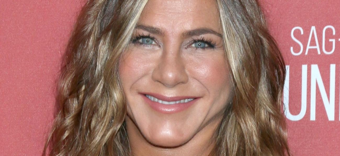 Jennifer Aniston close up