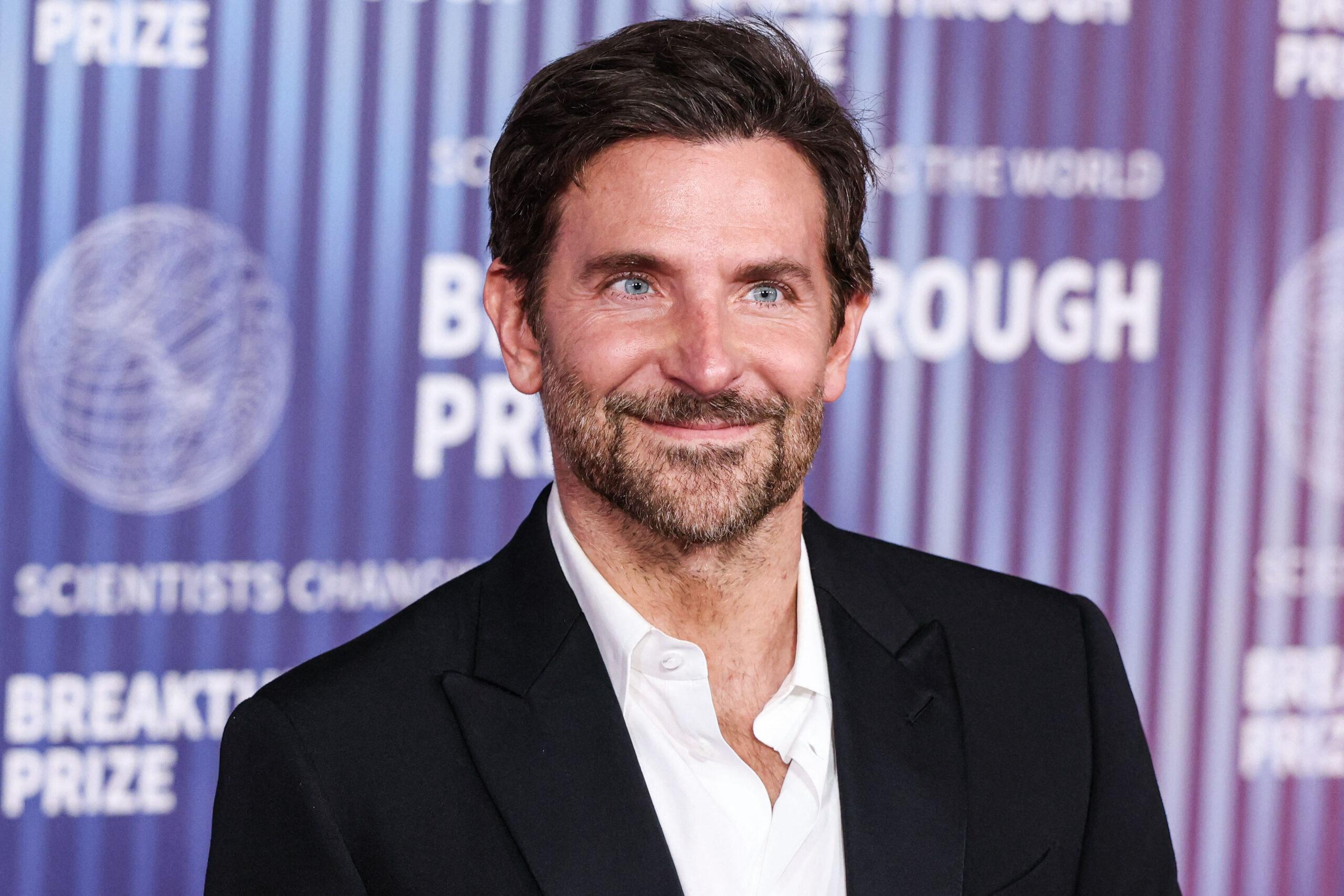 Bradley Cooper pada Upacara Hadiah Terobosan Tahunan ke -10