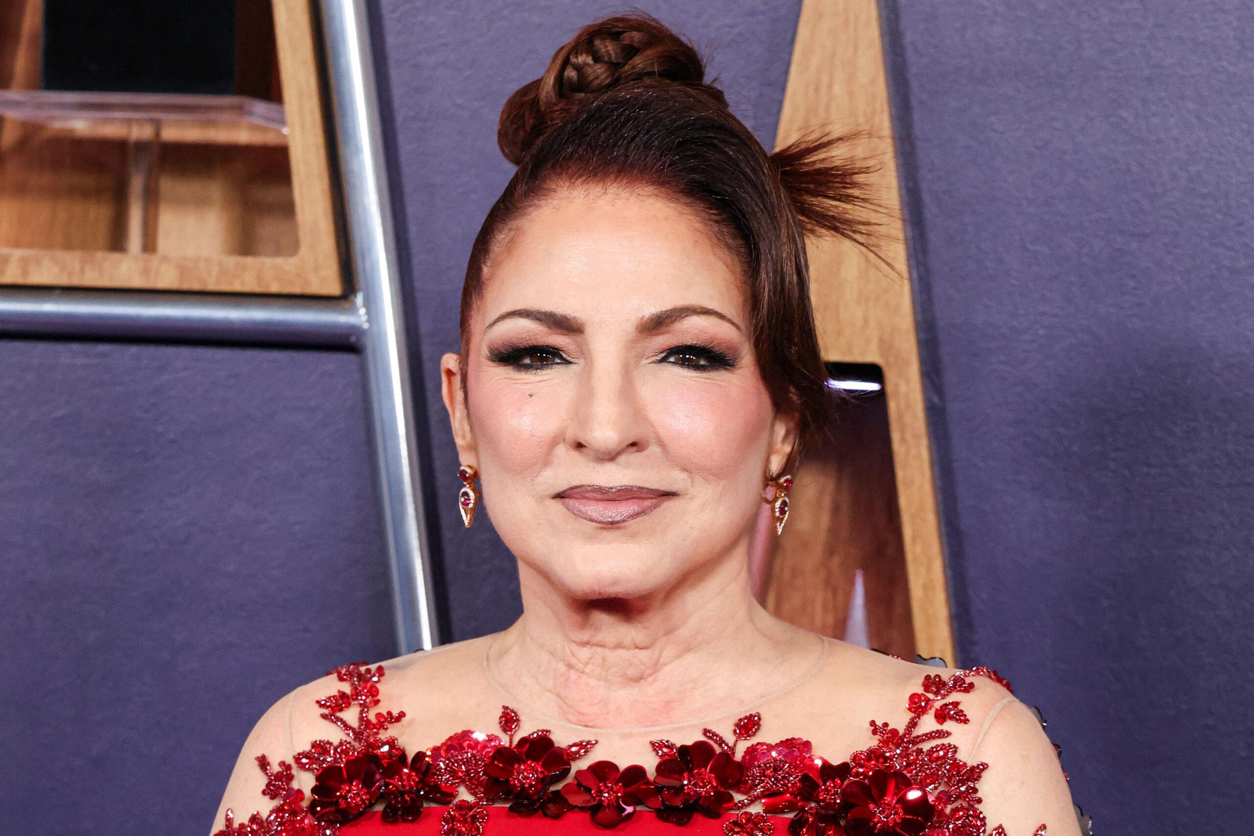 Gloria Estephan em 2025 American Music Awards