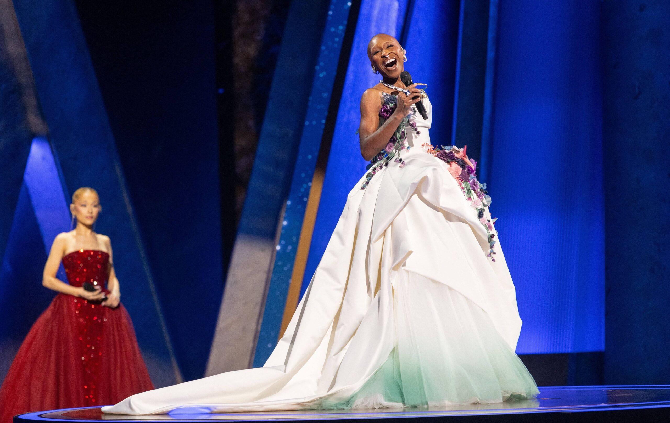 Ariana Grande y Cyntia Erio en los Oscar 2025