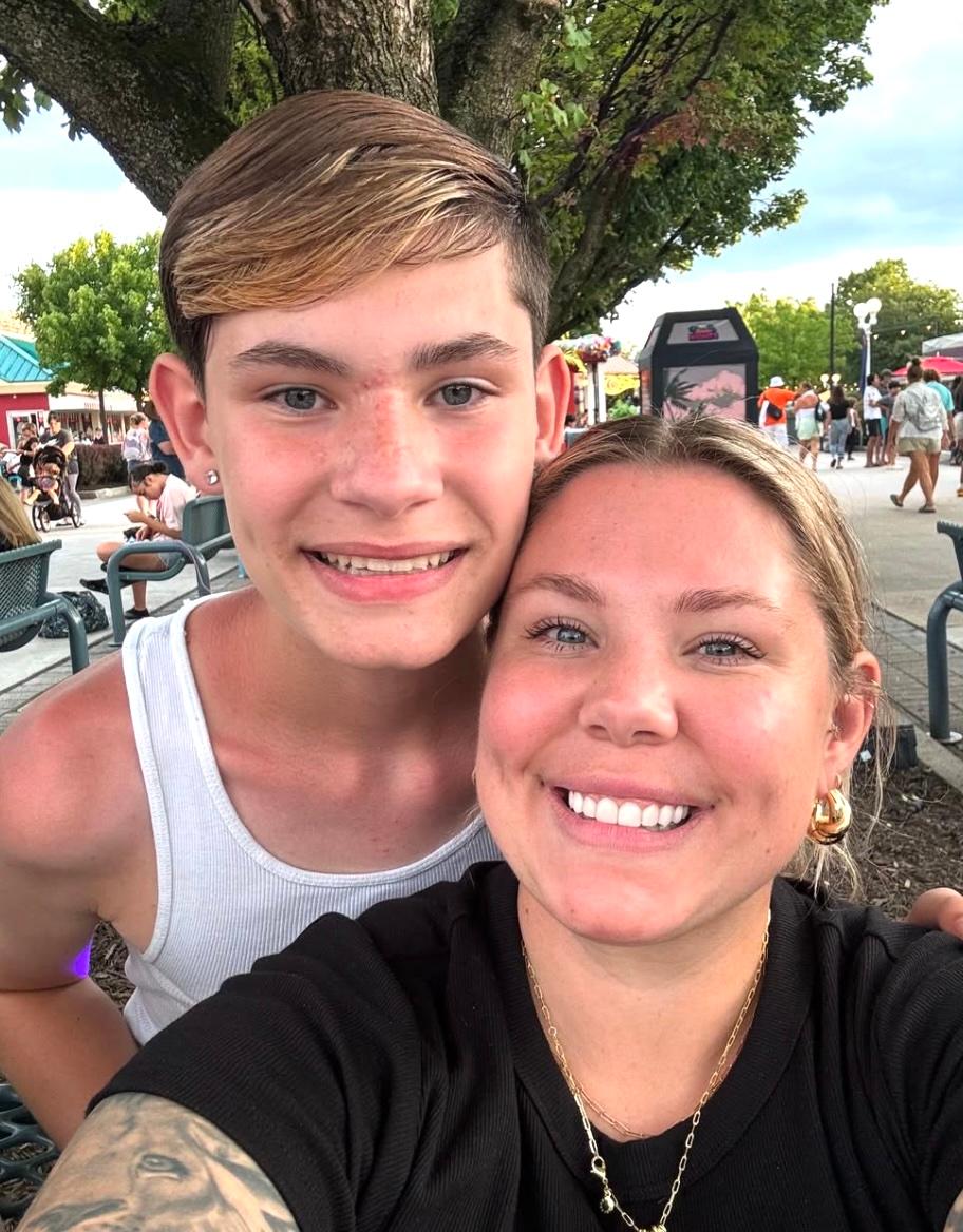 Kailyn Lowry and Elliot take selfie