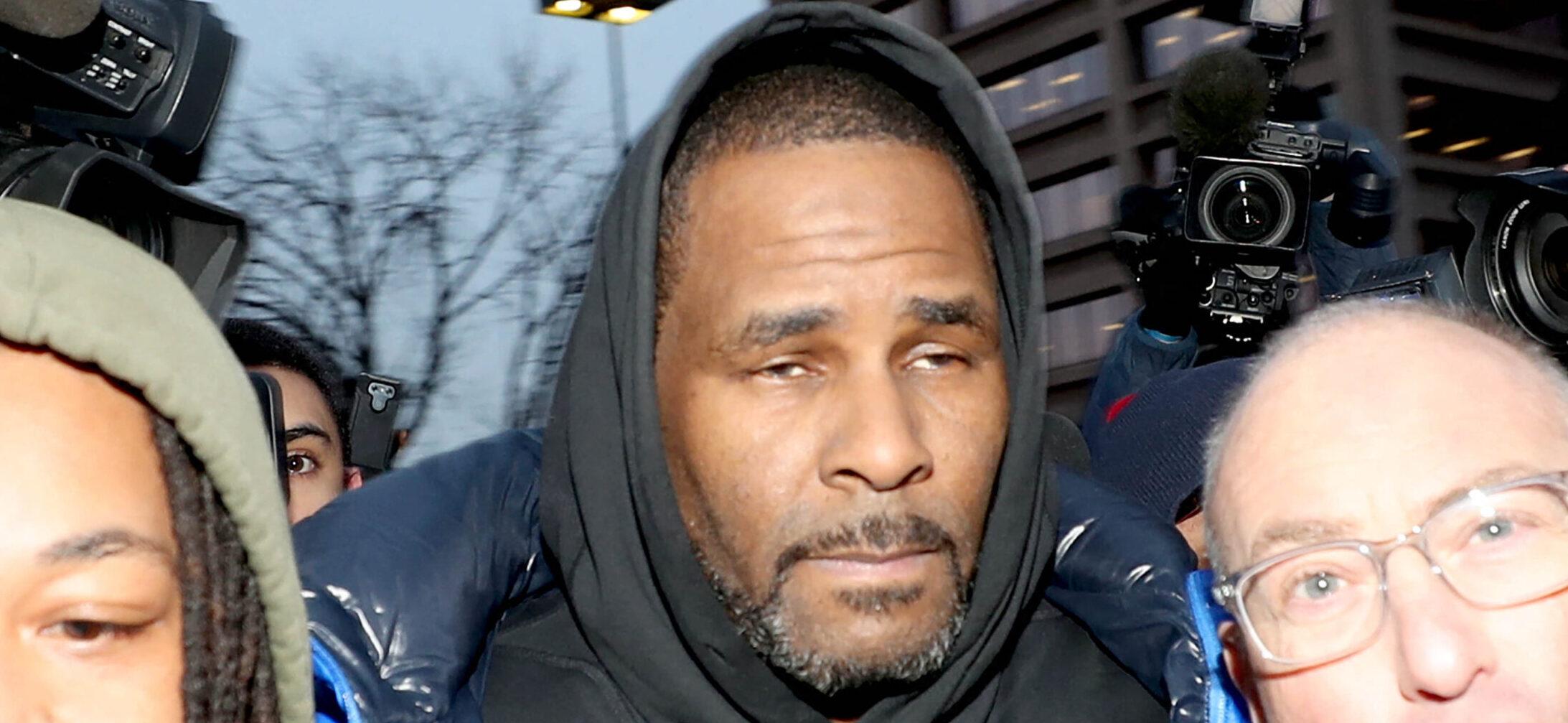 R. Kelly leaves Cook County Detention Center