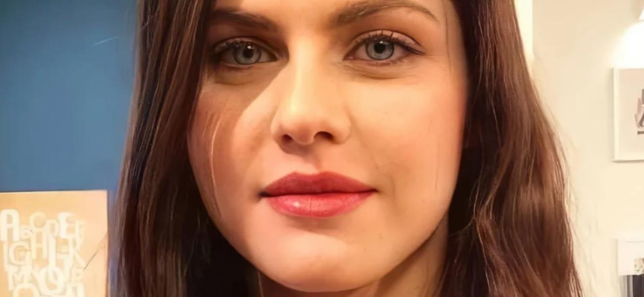 Alexandra Daddario close up