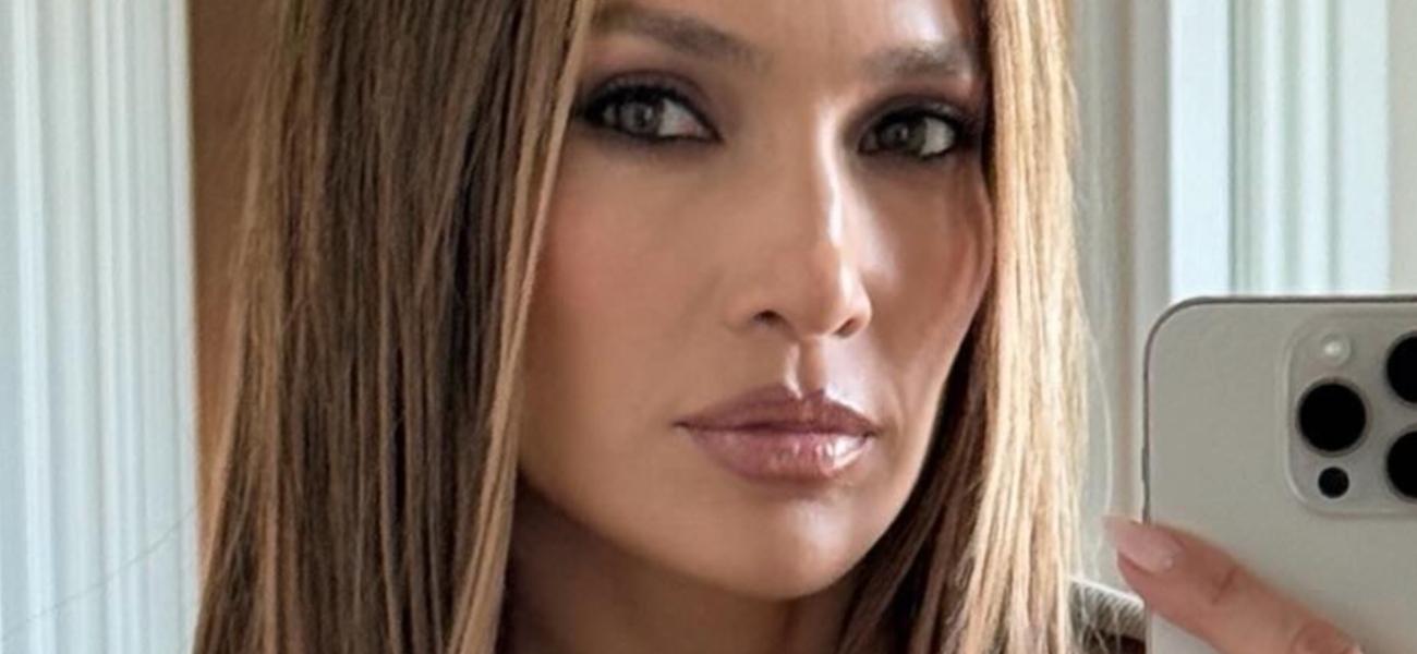 Jennifer Lopez close up
