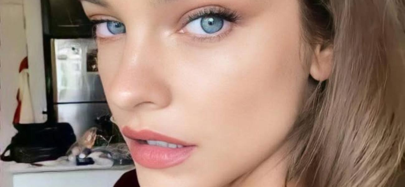 Barbara Palvin close up