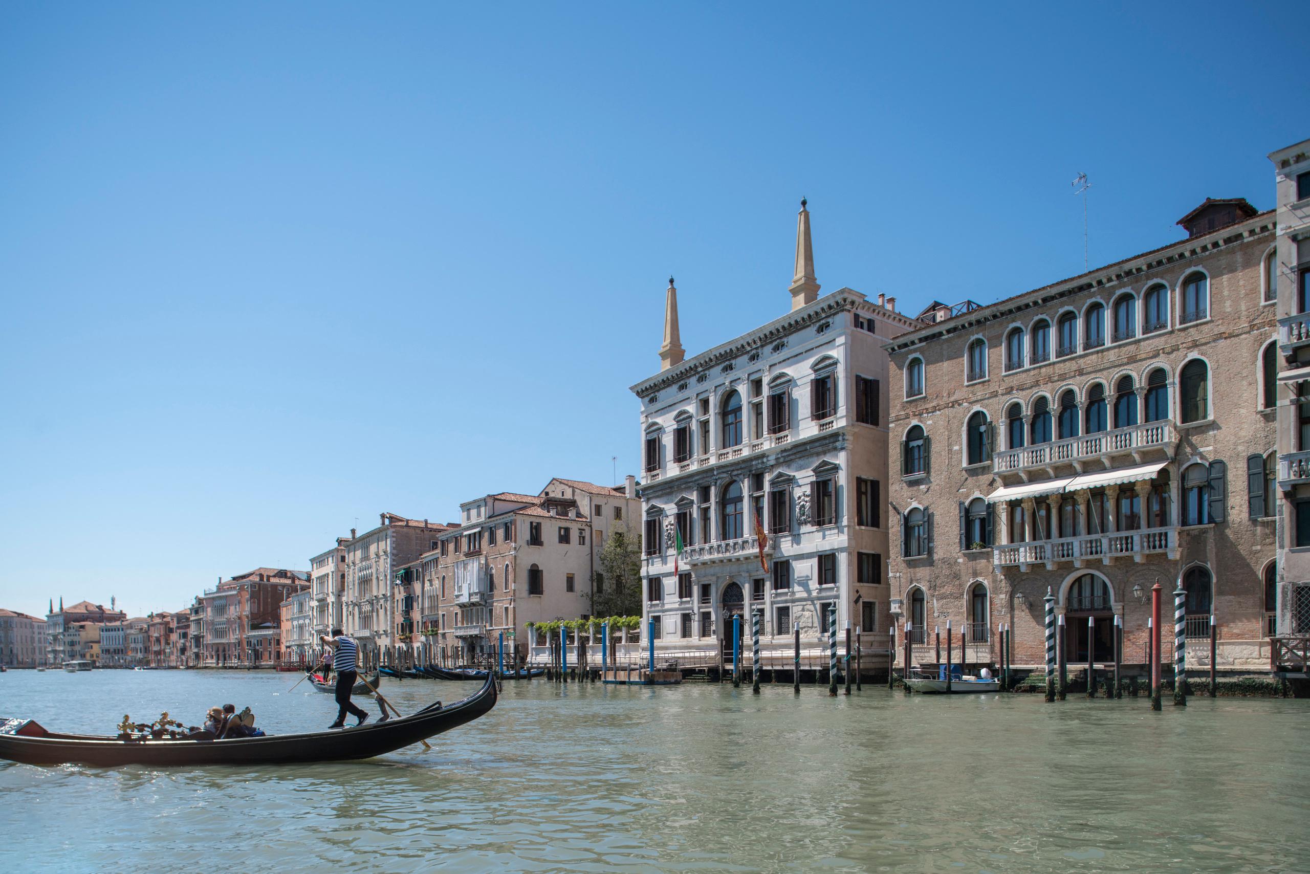 According to the reservation of the luxurious Venice Hotel, where Jeff Bezos and his bride, Lauren Sanchez, reserved a luxury of $ 11.5 thousand per night before the charming Italian marriage.