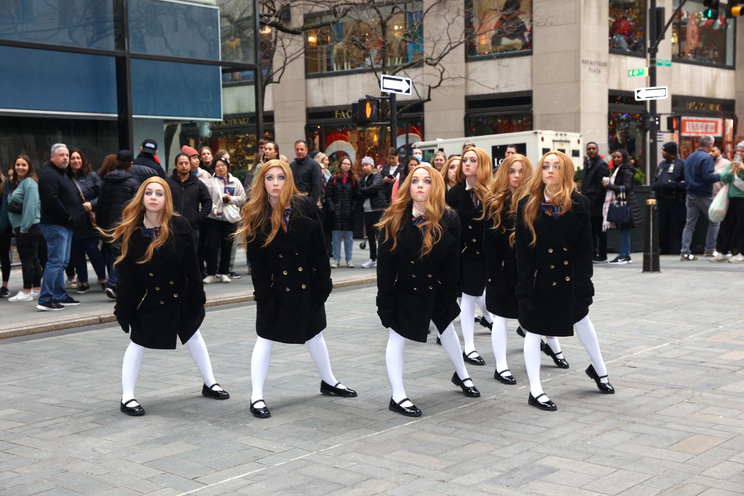 Aktor dari film horor baru M3Gan terlihat tampil di The Today Show Plaza