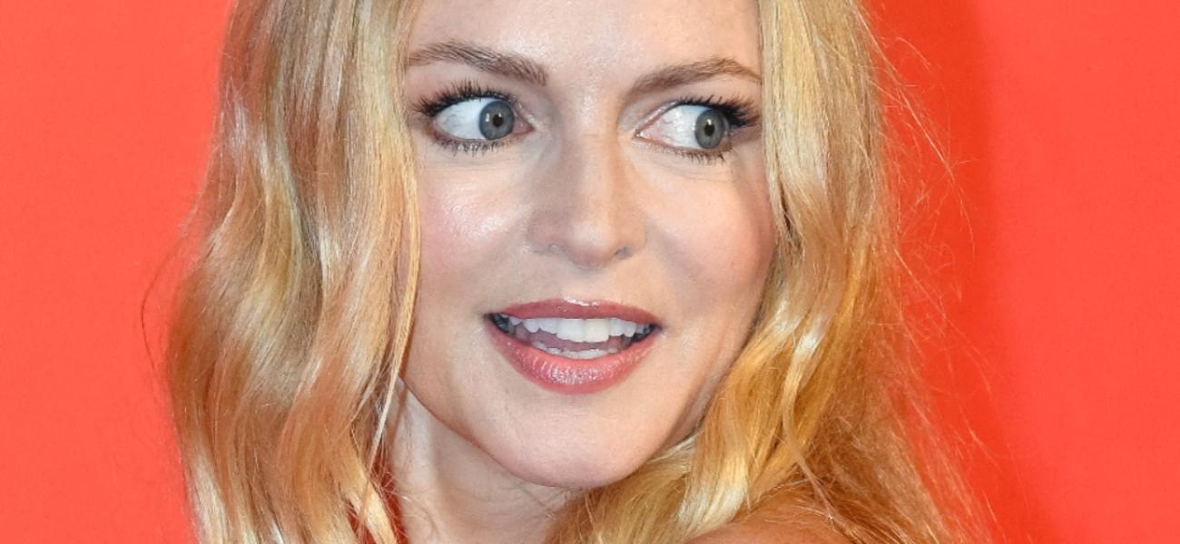 Heather Graham close up
