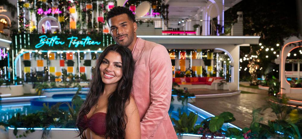 Jeremiah Brown posing with Huda Mustafa on 'Love Island.'
