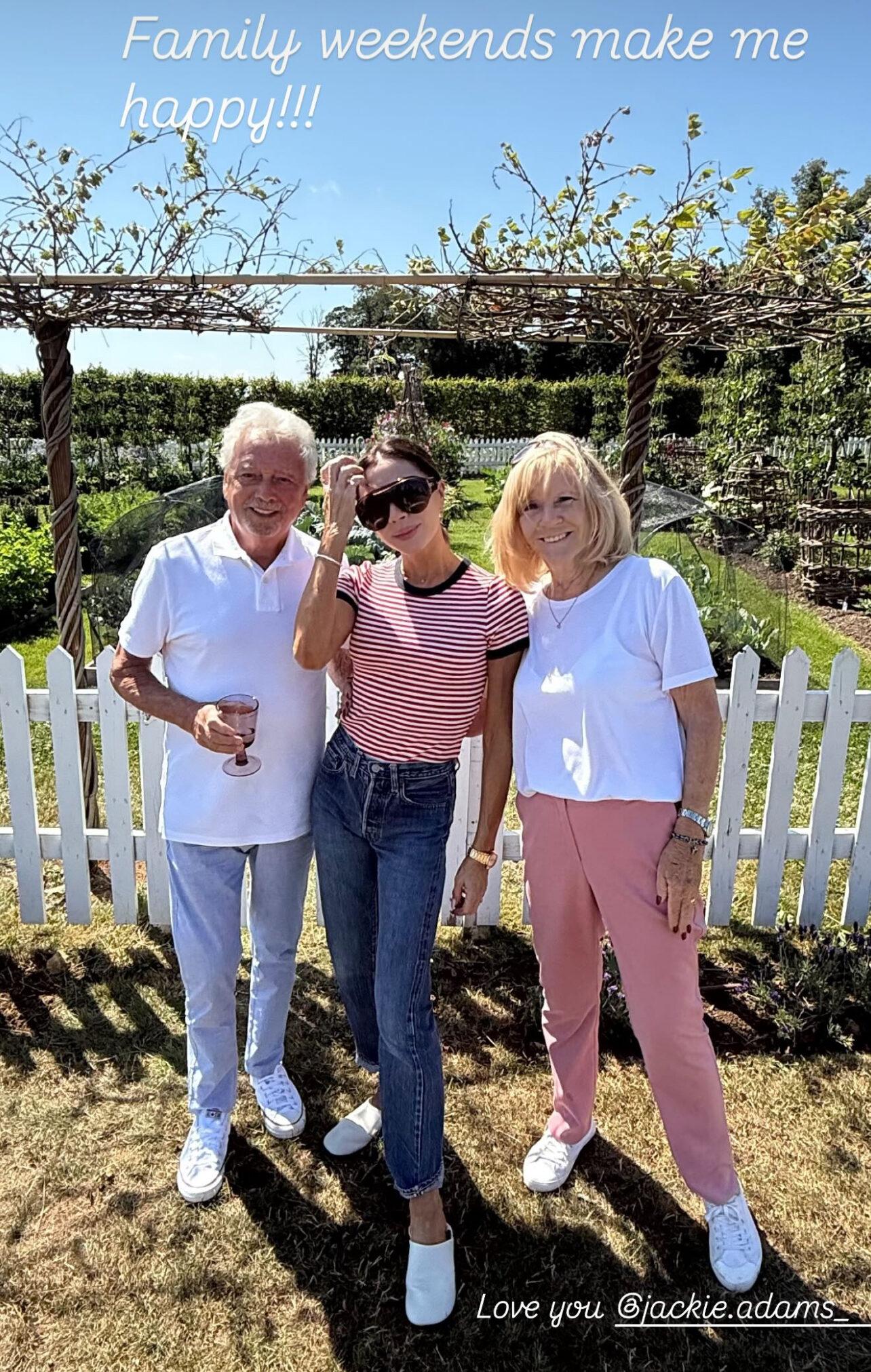 Victoria Beckham enjoys weekend with her parents