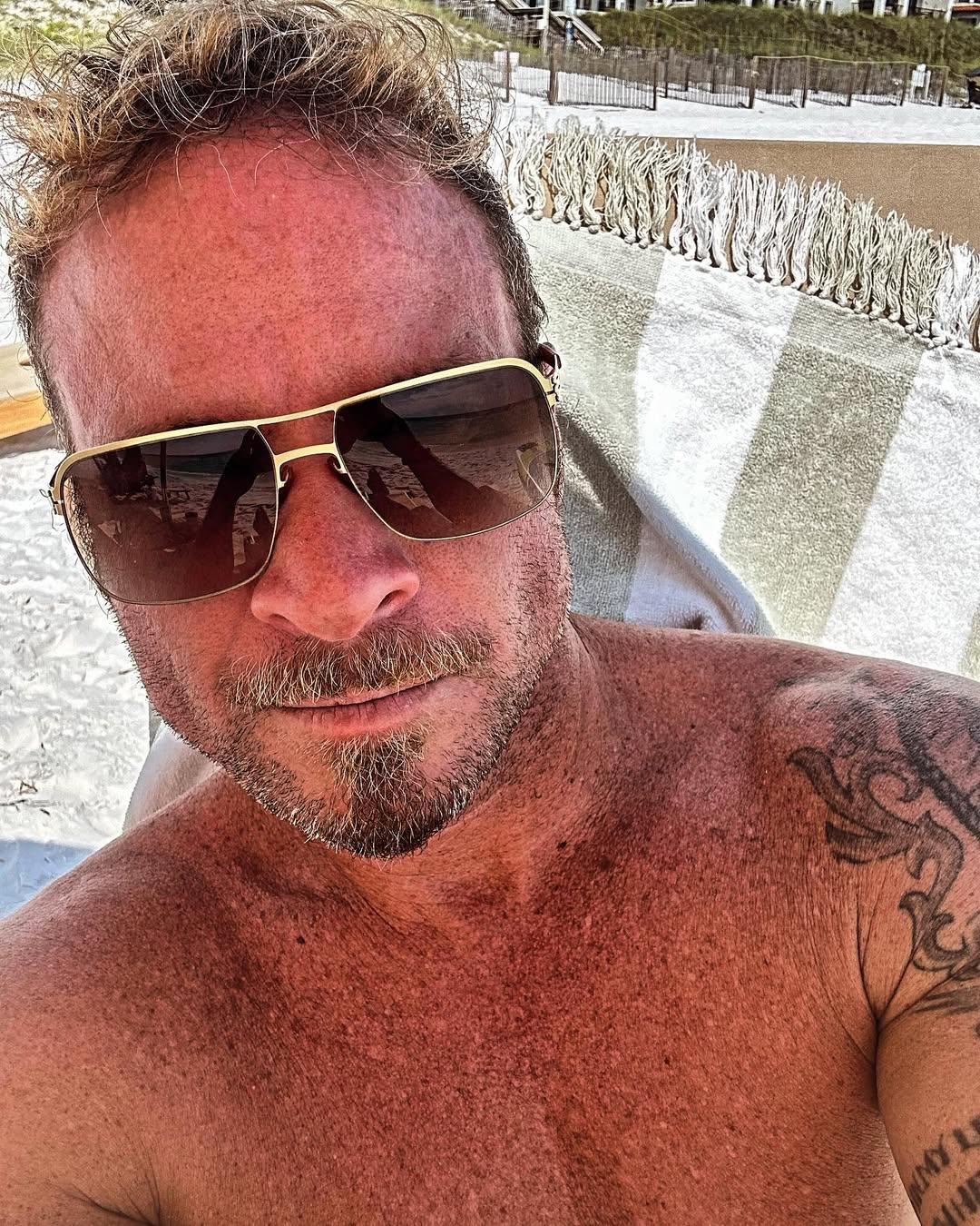 Brian Littrell wearing sunglases