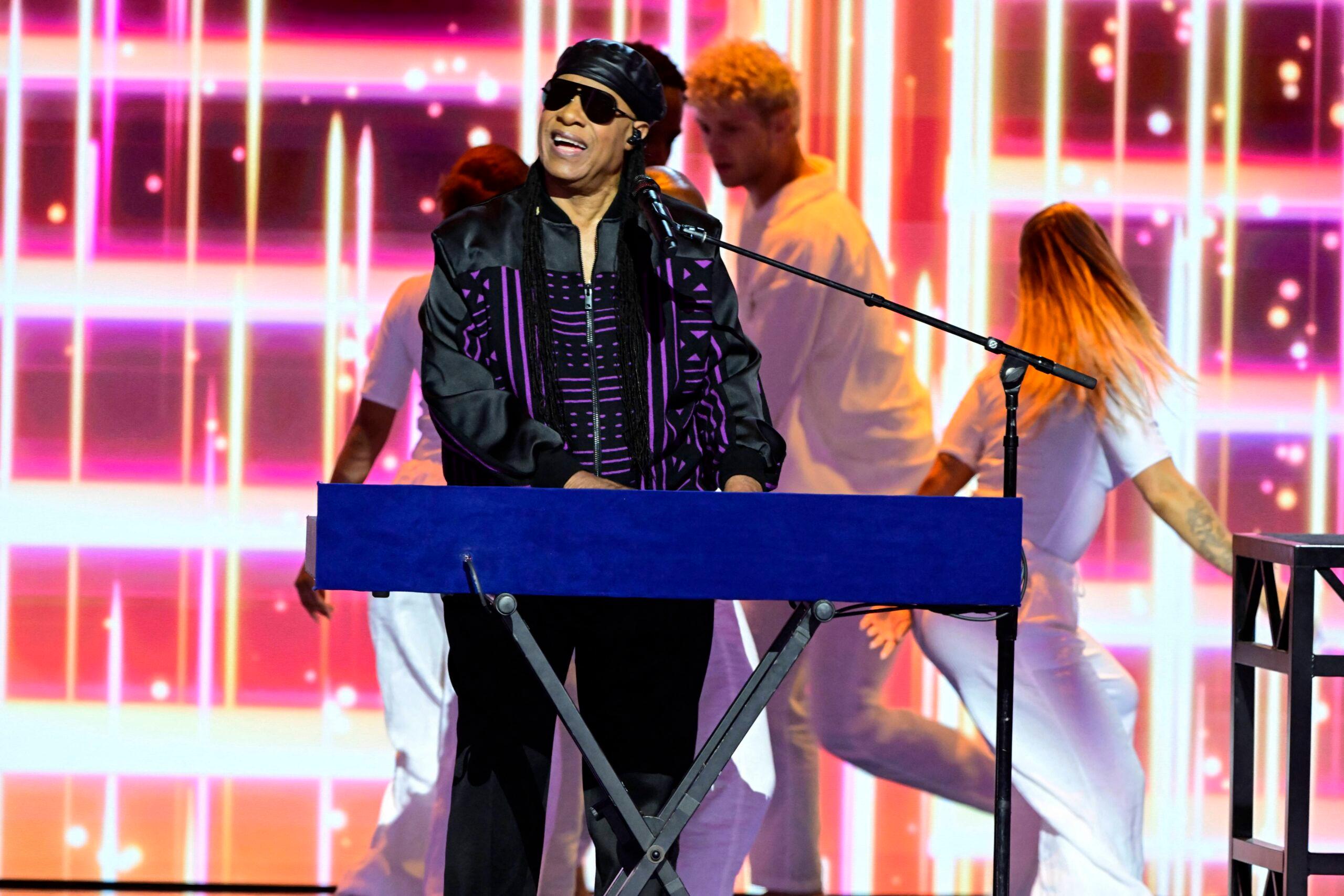 Stevie Wonder performing
