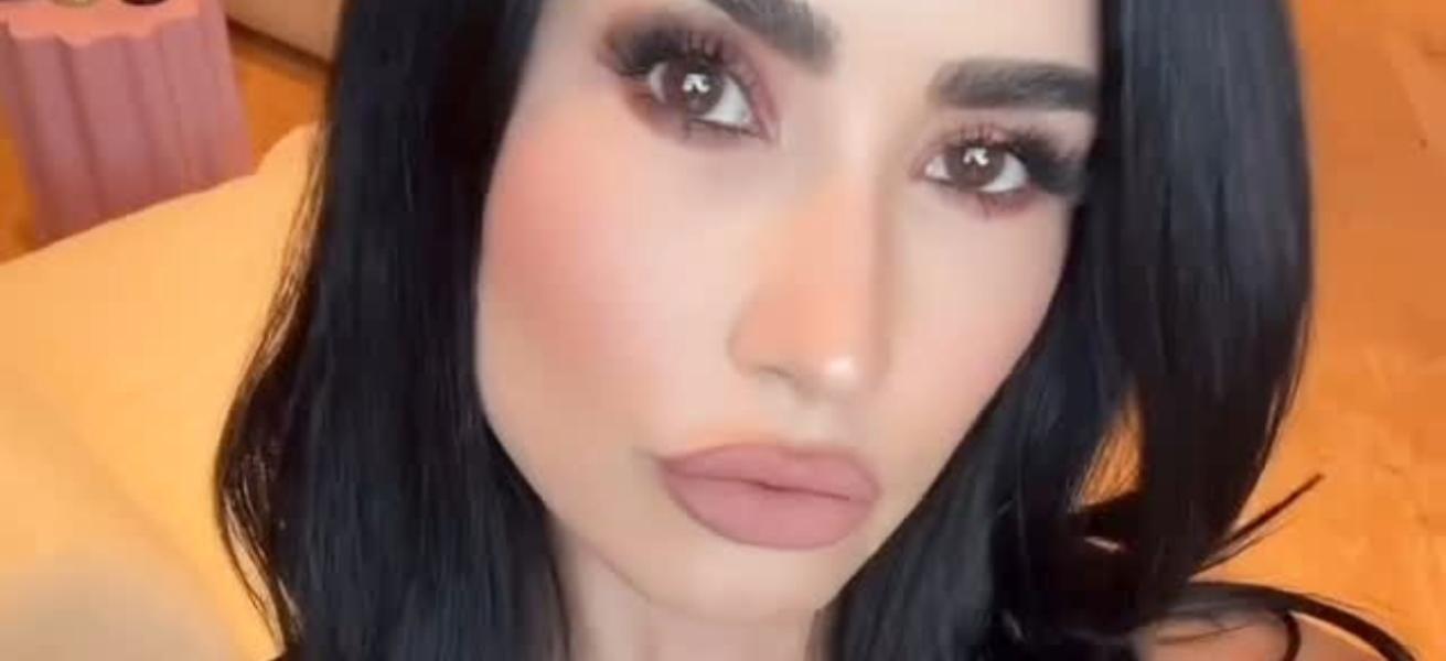 Demi Lovato close up