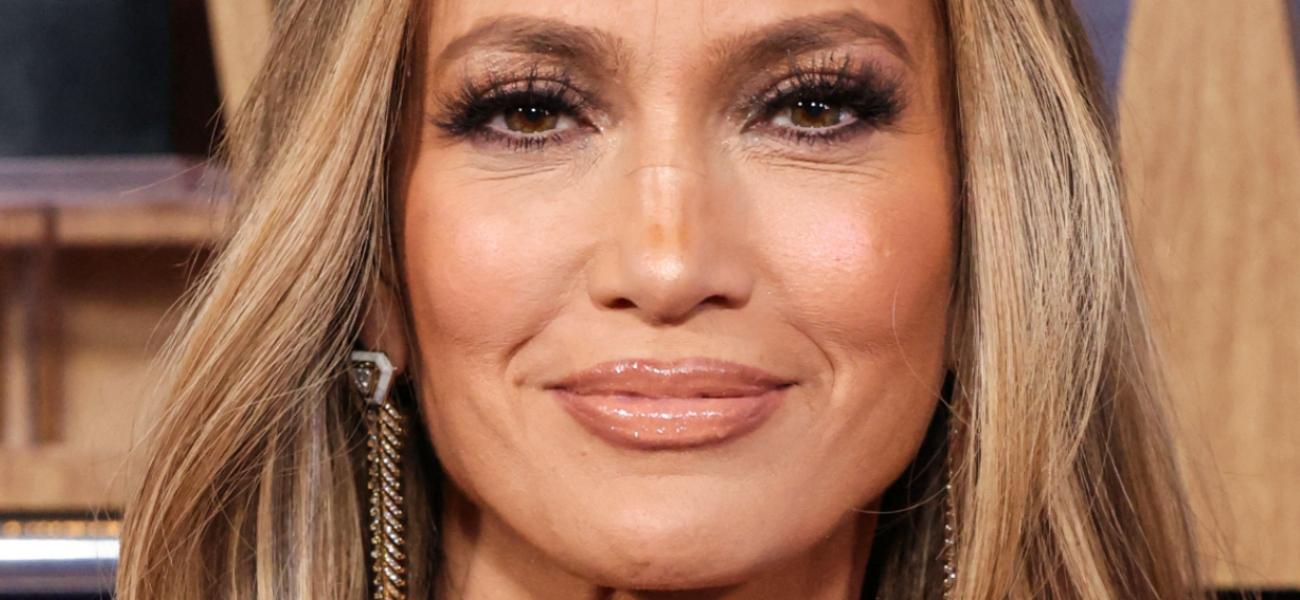 Jennifer Lopez close up