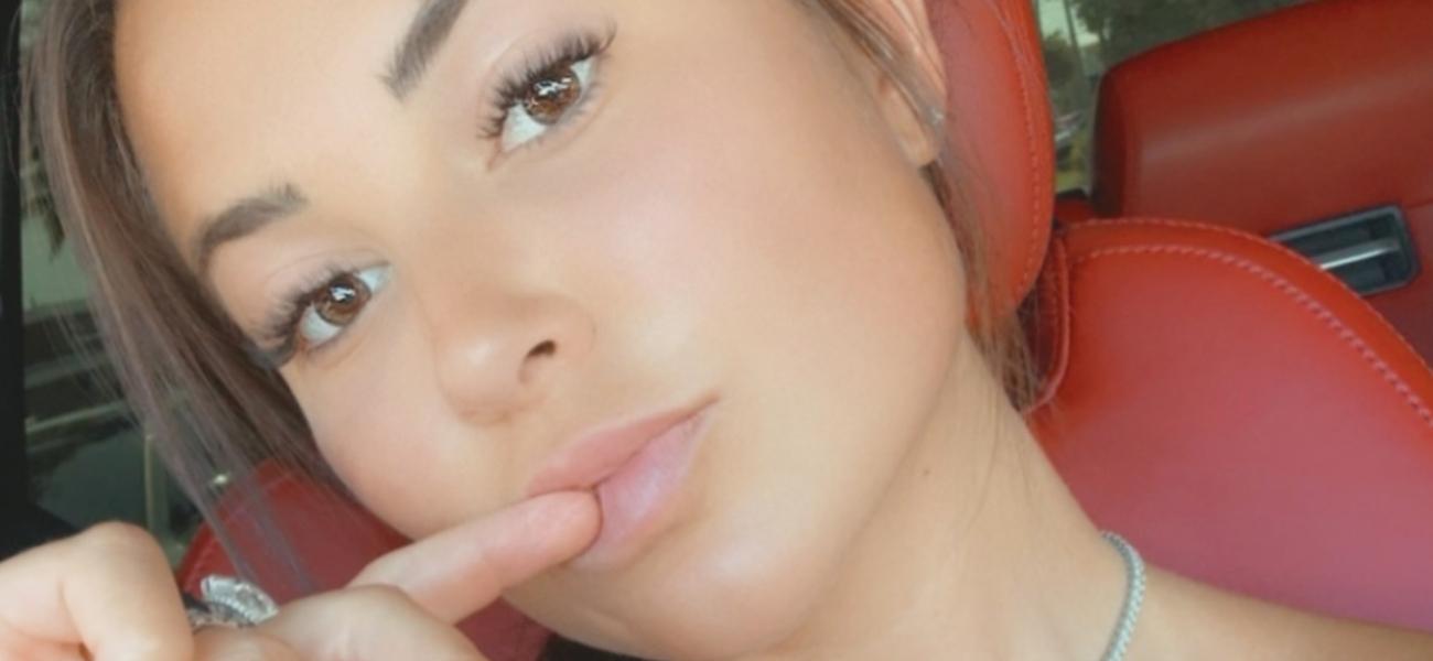 Rachel Bush close up