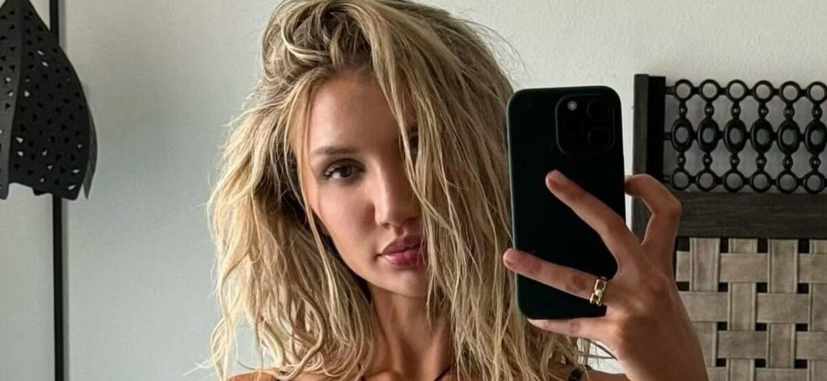 Gabby Epstein takes mirror selfie