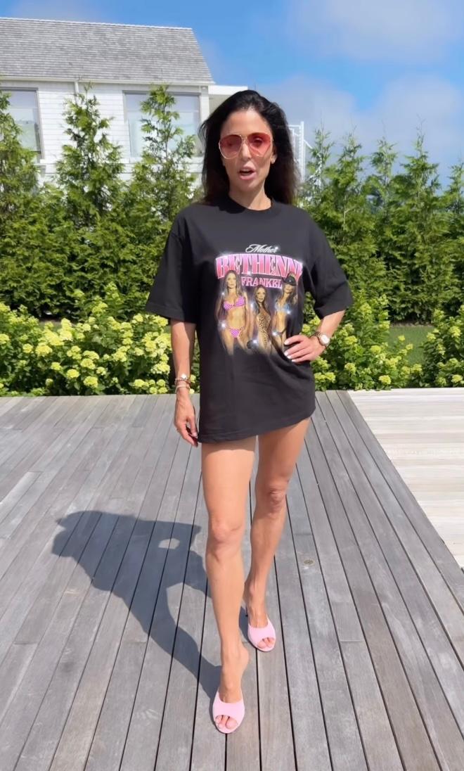 Bethenny Frankel promoting her shirt