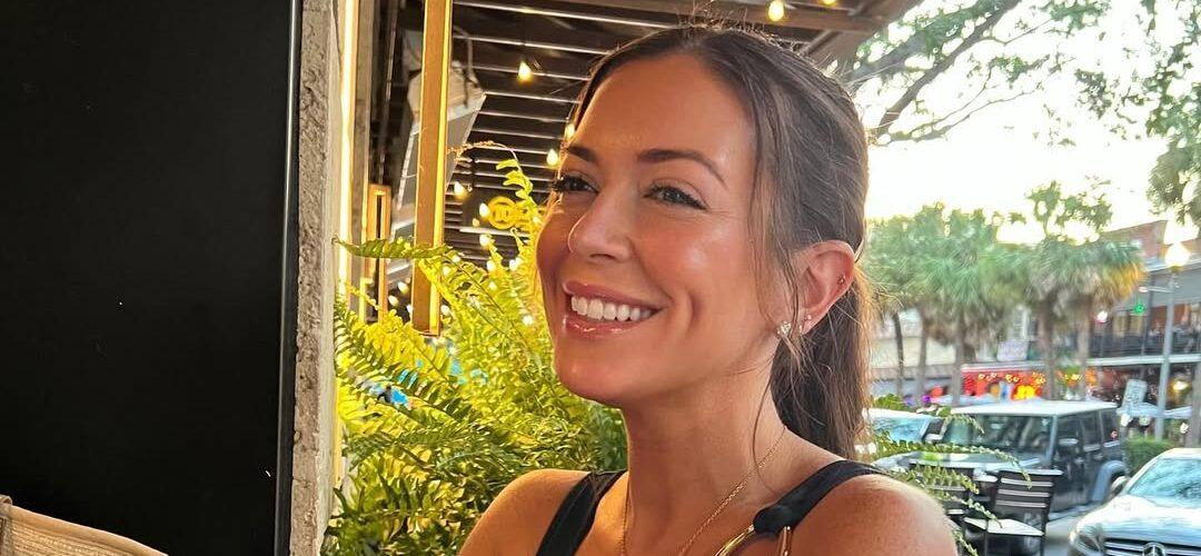 Lauren Manzo at a restaurant