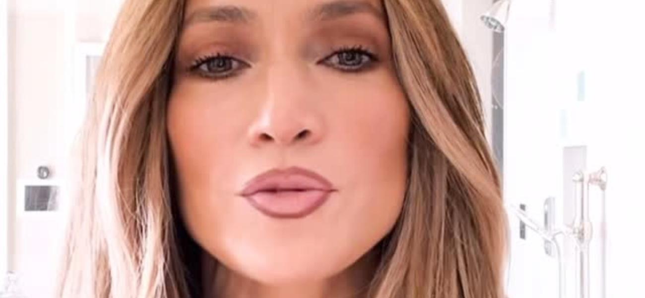 Jennifer Lopez close up