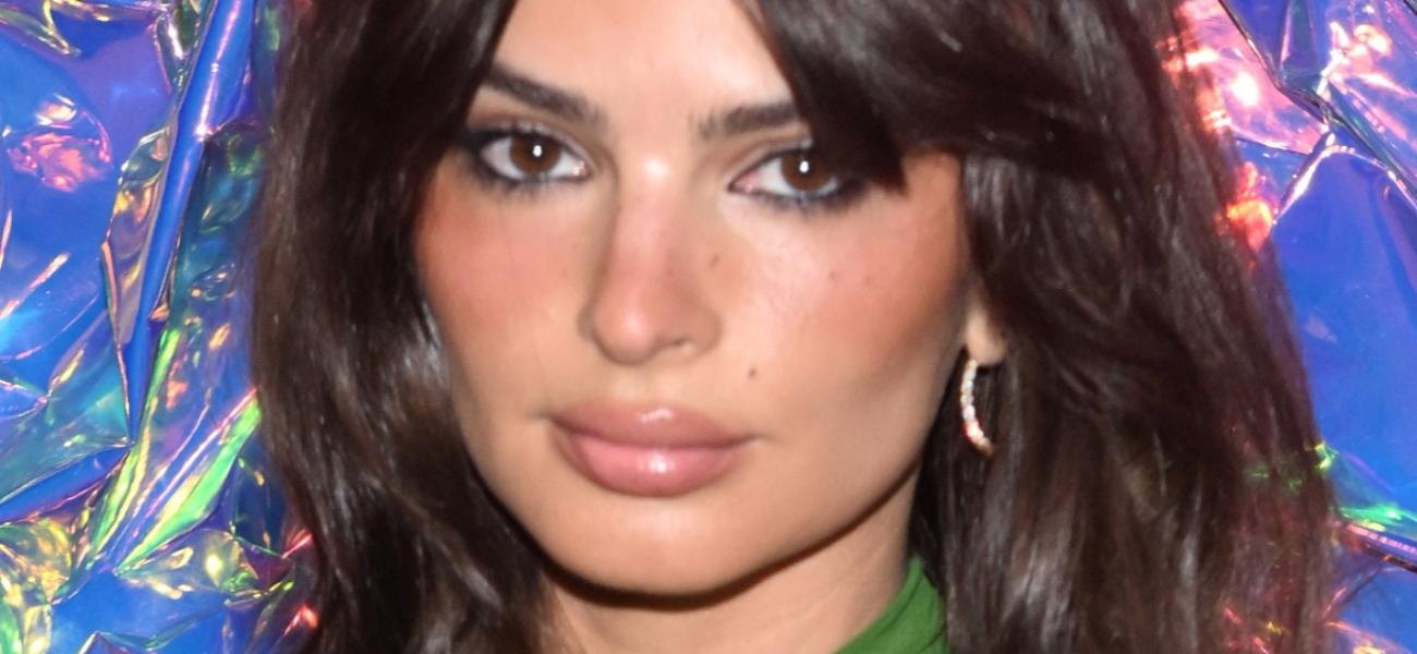 Emily Ratajkowski close up
