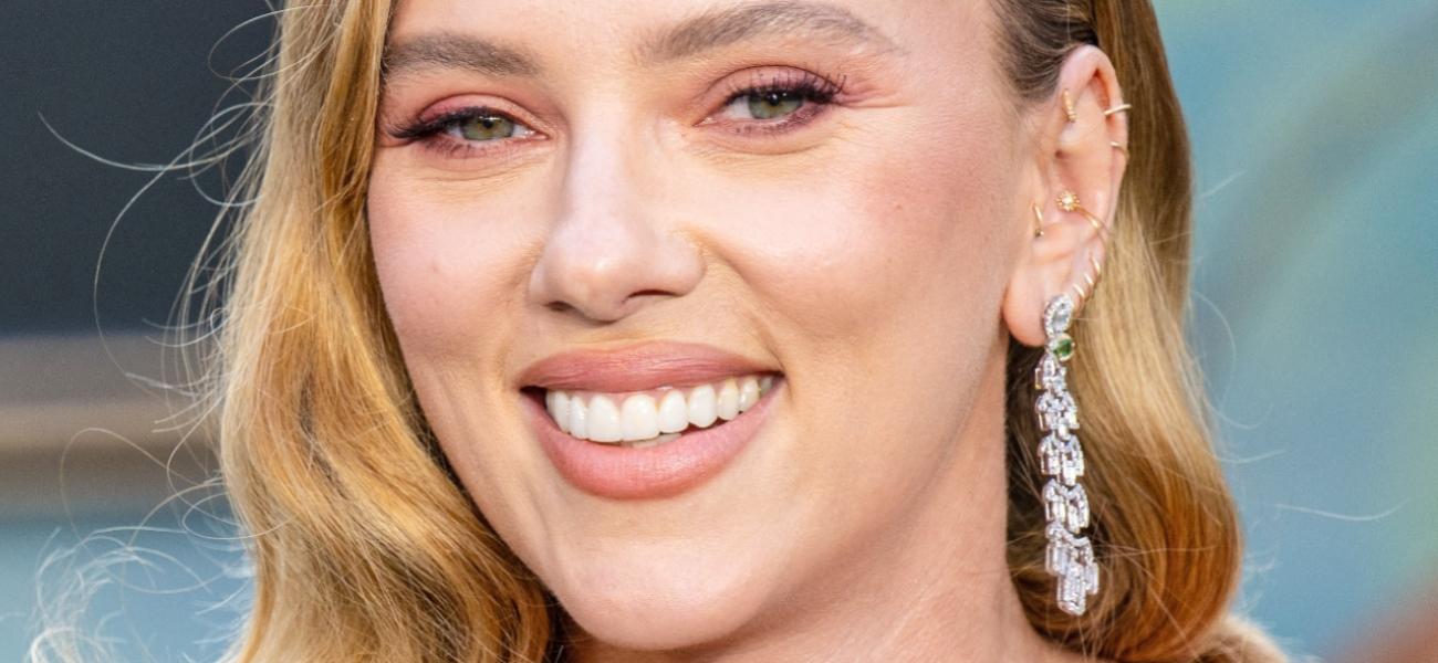 Scareltt Johansson close up
