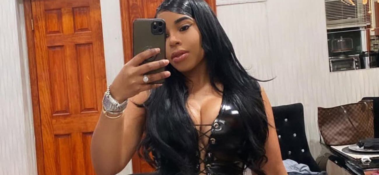 Ariela La Langosta selfie