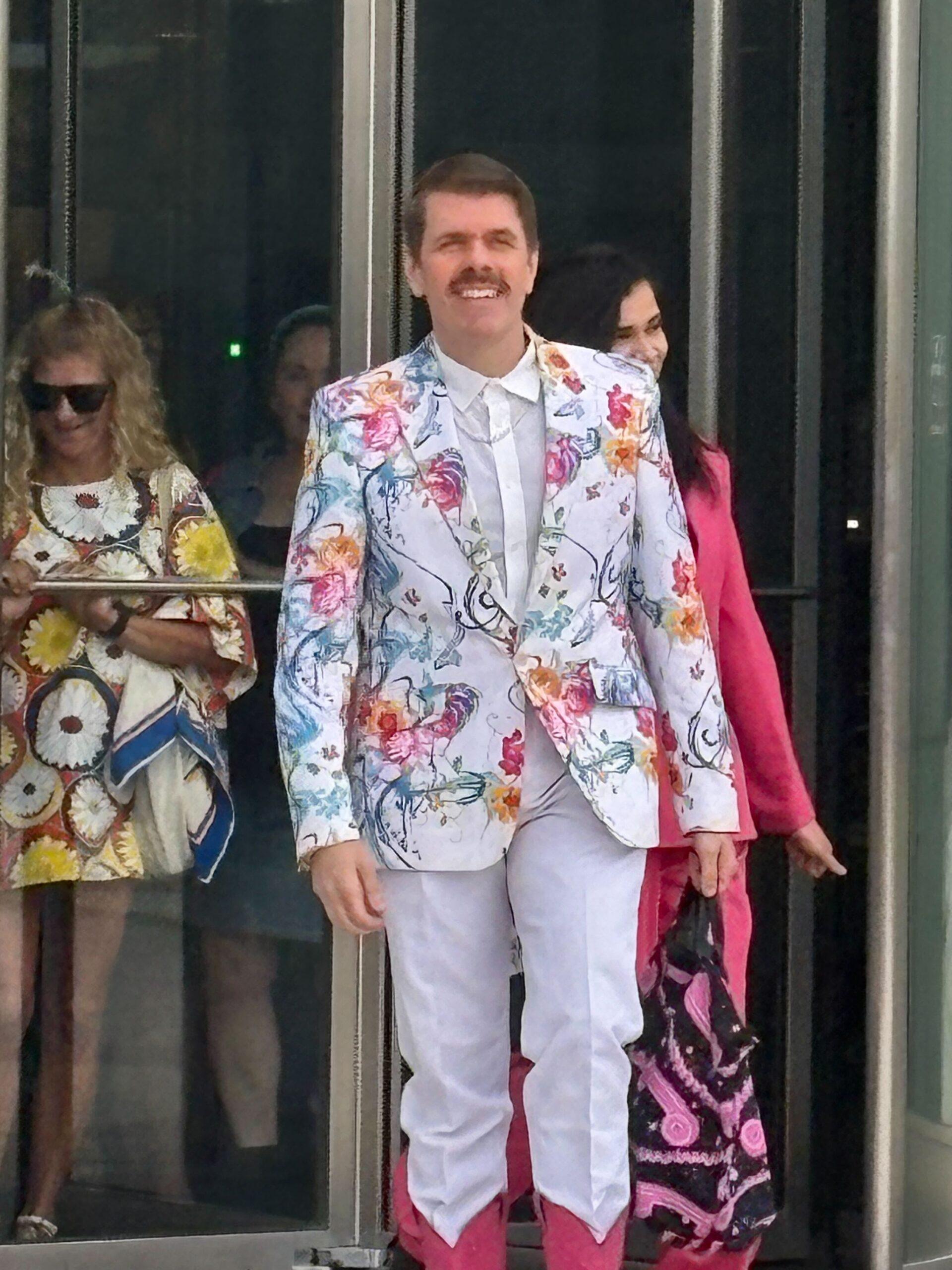 Perez Hilton leaving Las Vegas courtroom