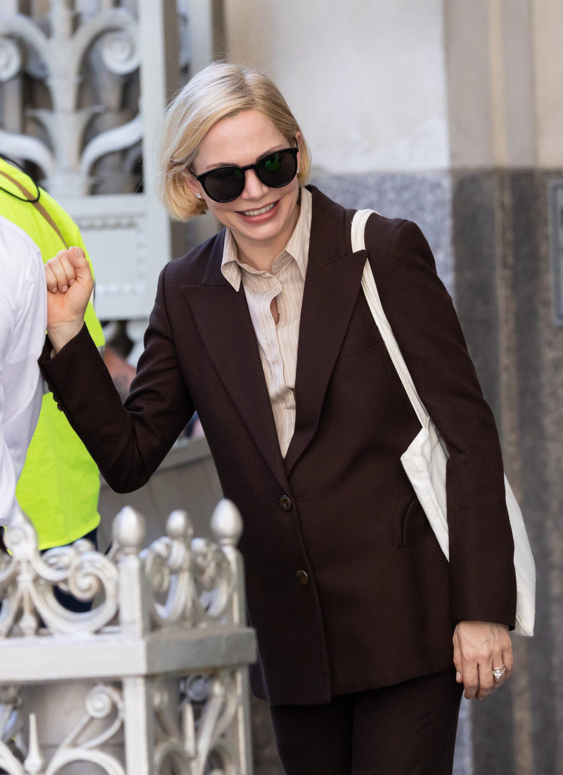 Michelle Williams On Location for "A Place In Hell" in NYC
