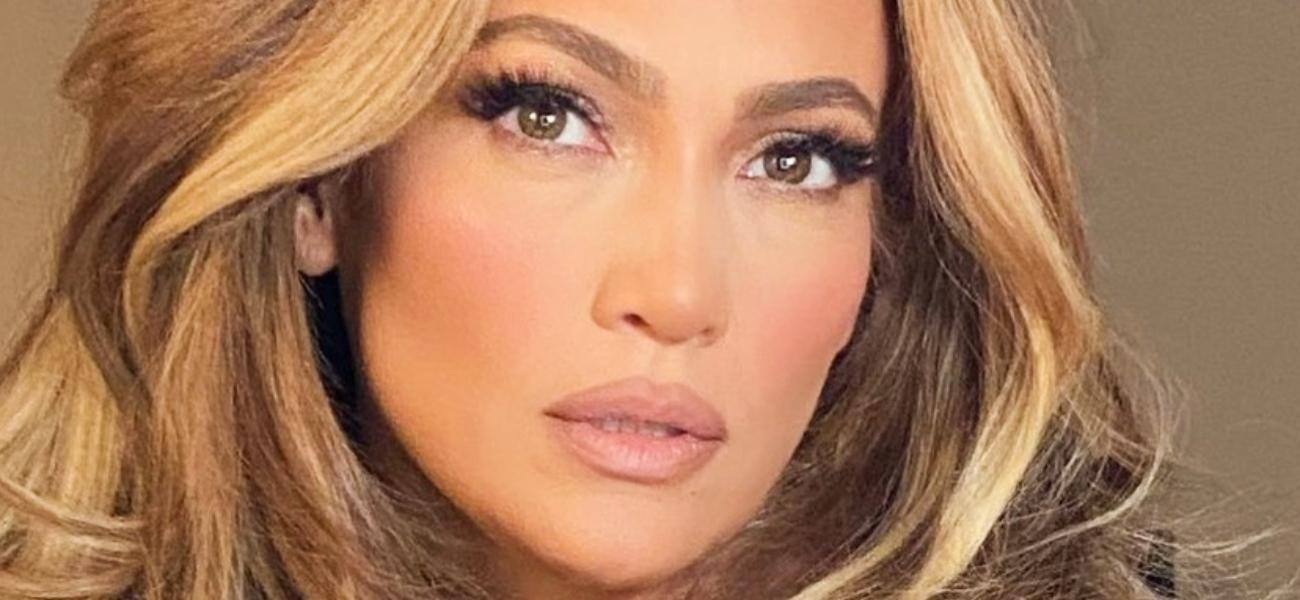 Jennifer Lopez close up