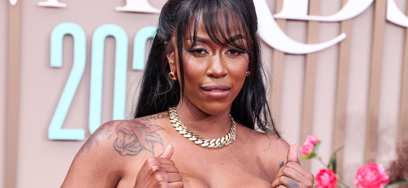 Kash Doll on red carpet