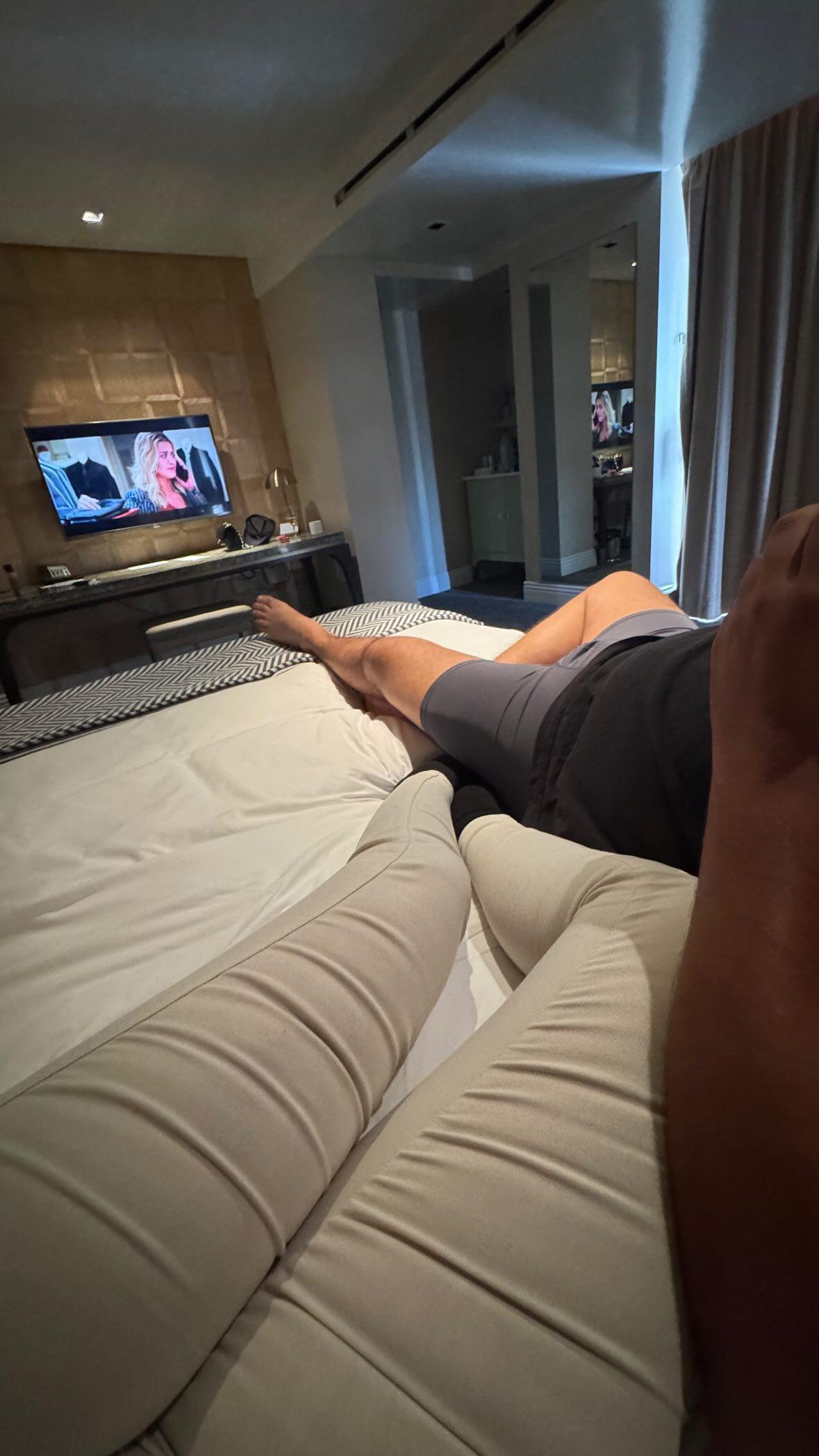 A leg shot from Amanda Benz, which is "Boo"