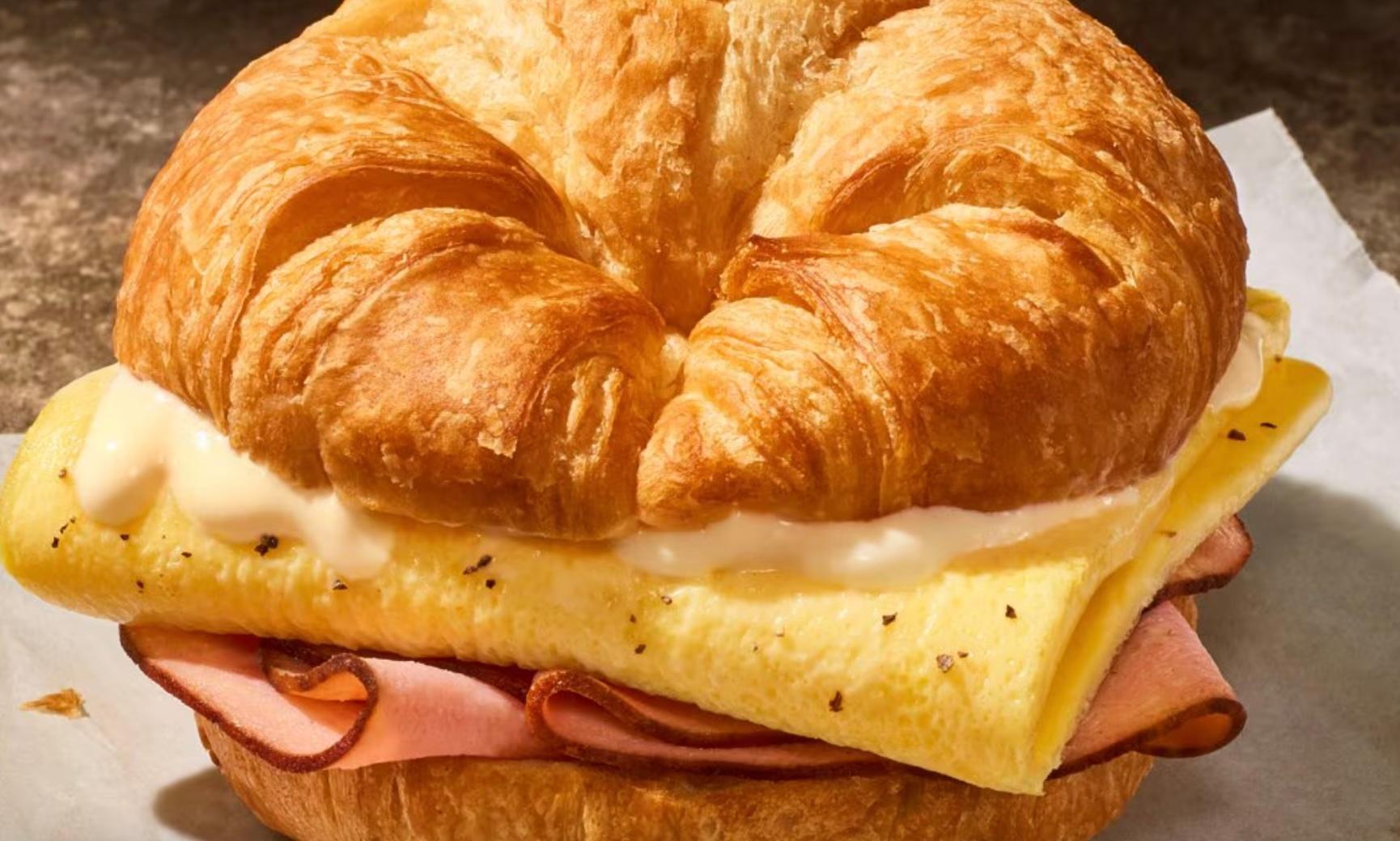 PANER의 Ham Croissant Benny