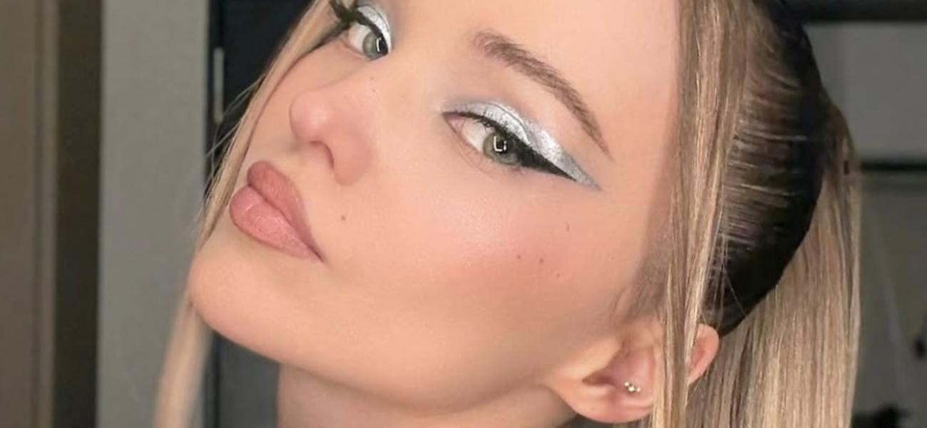 Dove Cameron close up