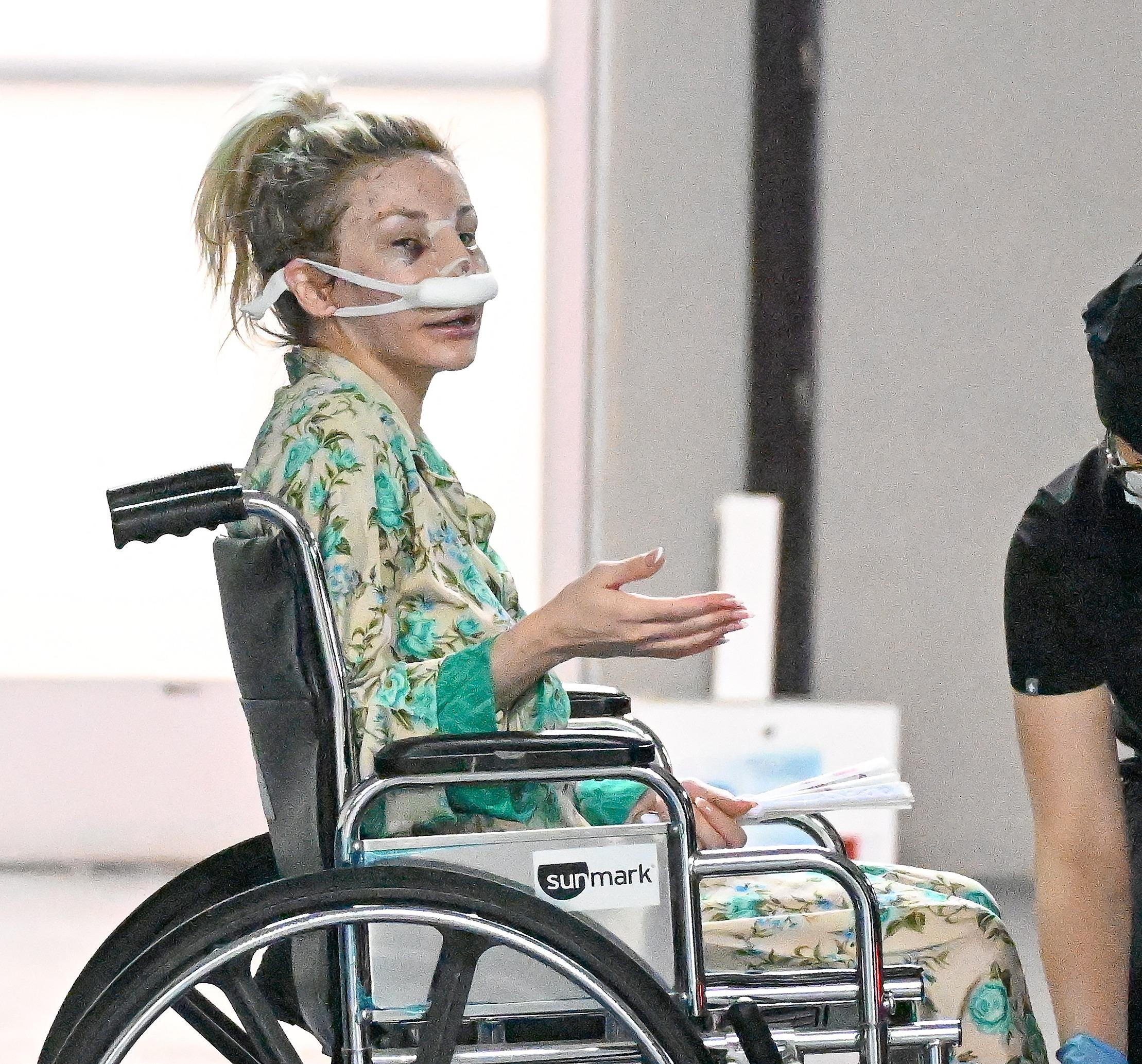 Oristney Stodden leaves the BEVERLY Hills Dr. Motykies office after bridging the apparent nose