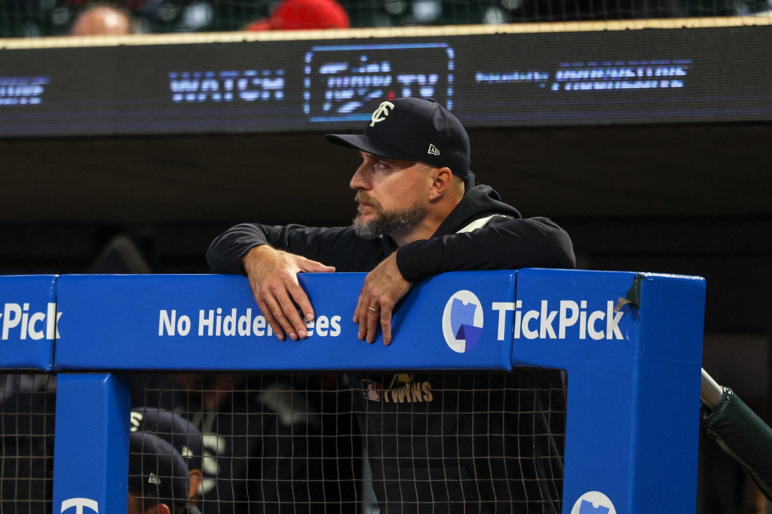 Rocco Baldelli in the dugout