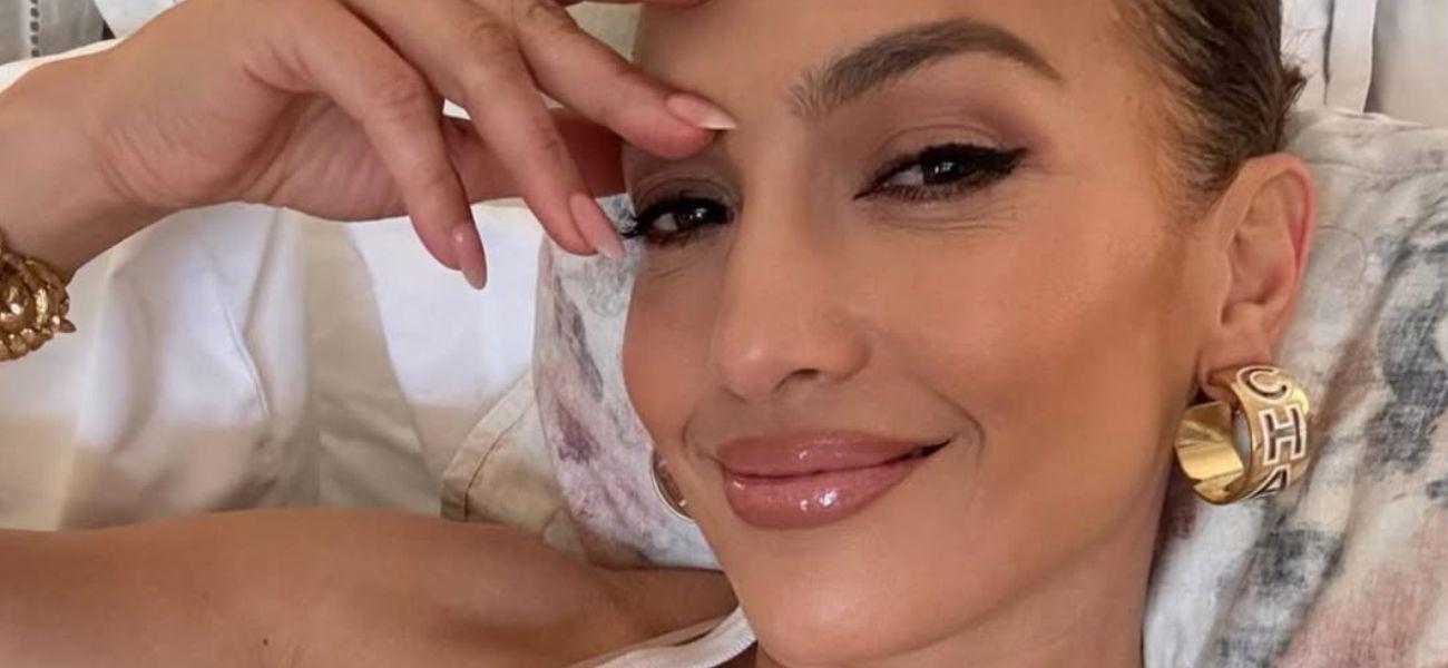 Jennifer Lopez selfie in bed