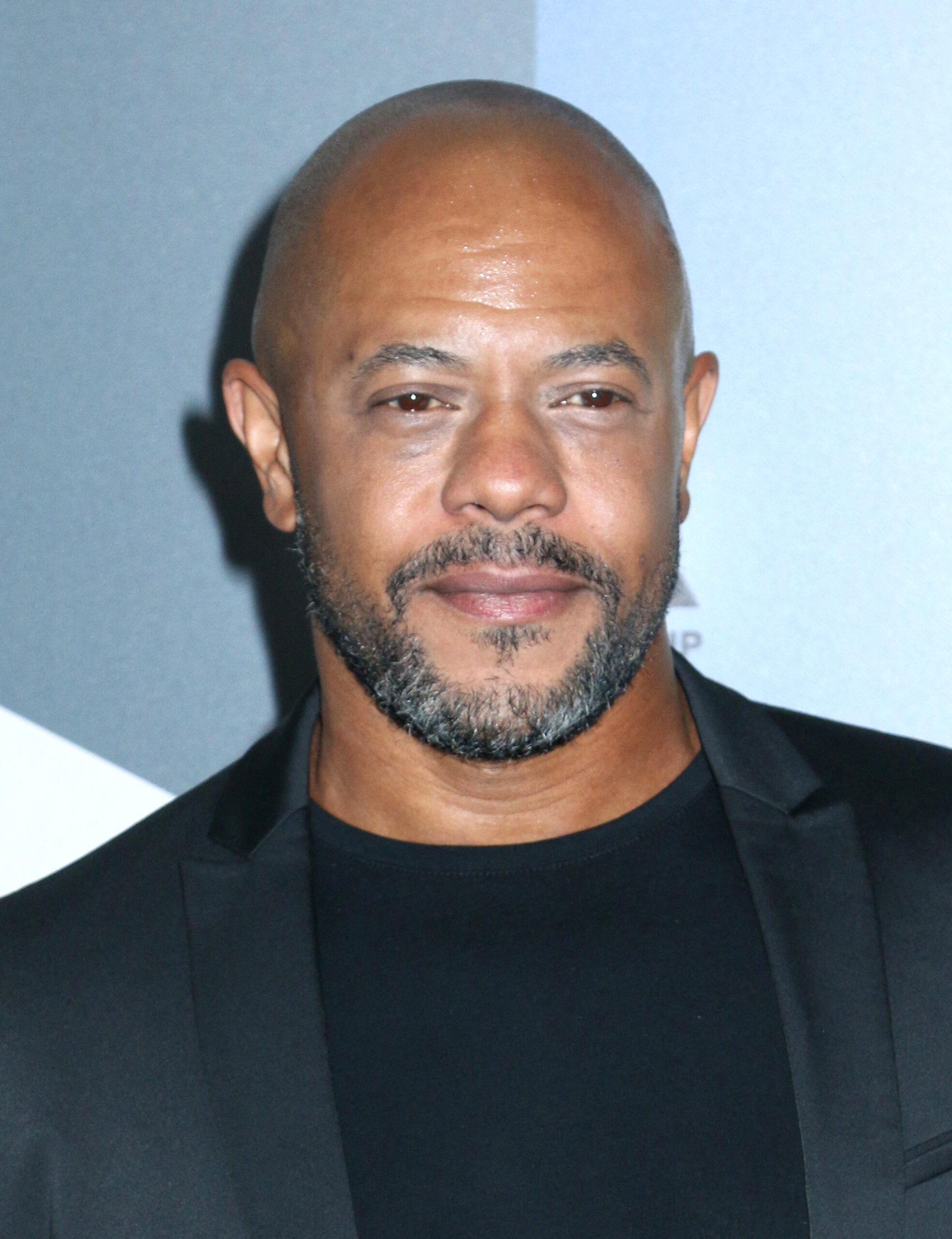 위에서 FOX Networks 2018 컨퍼런스의 Rockmond Dunbar