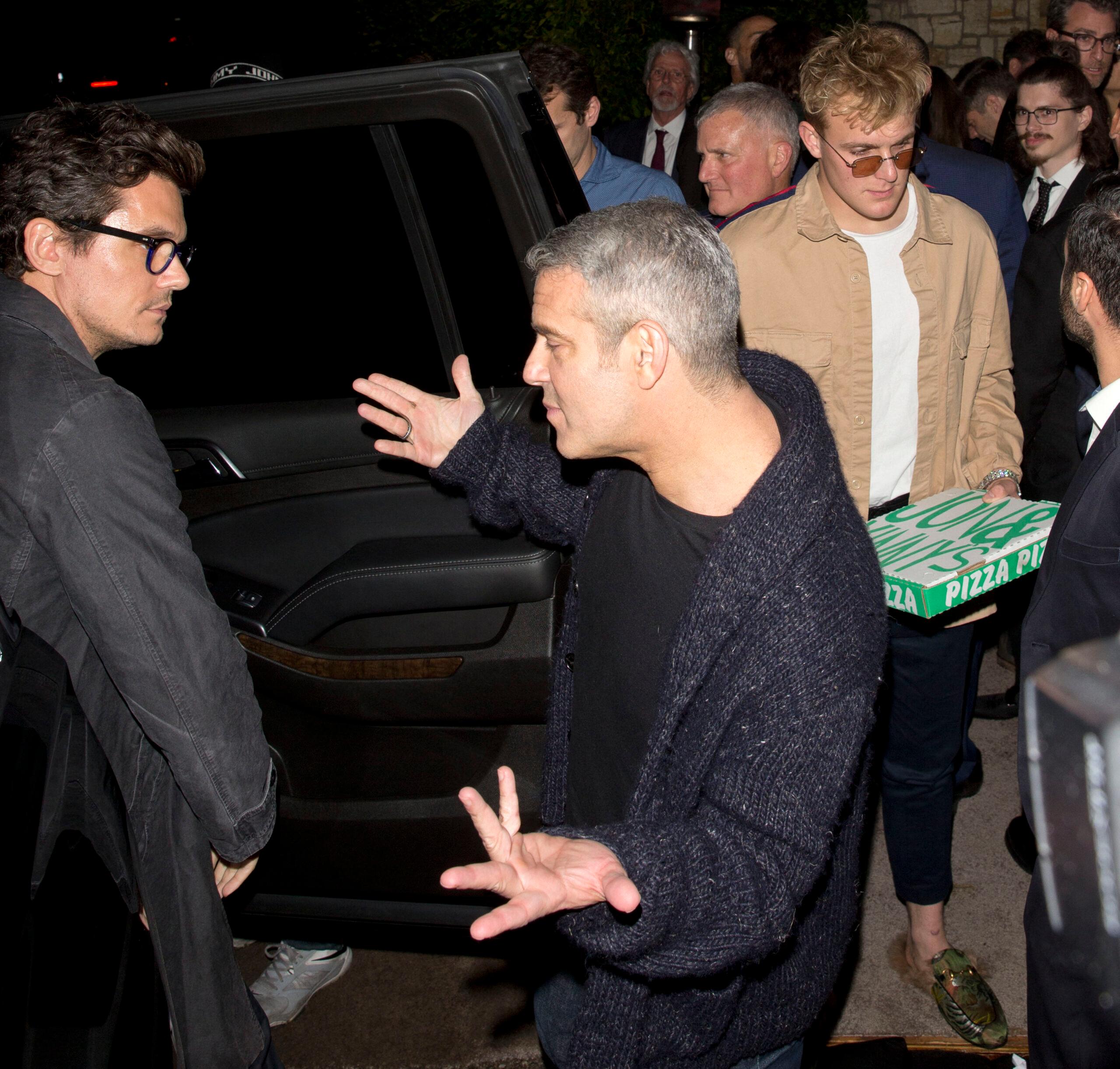 Andy Cohen dan John Mayer.