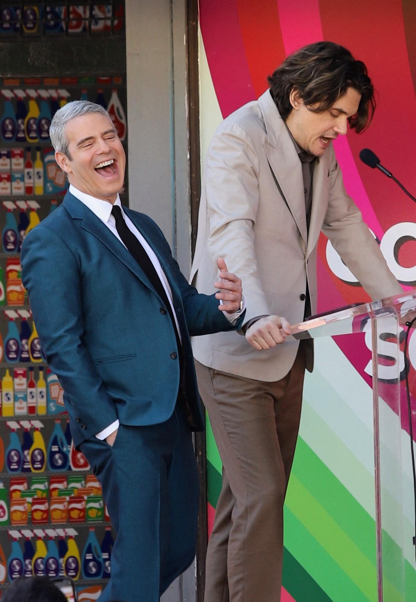 Andy Cohen dan John Mayer.