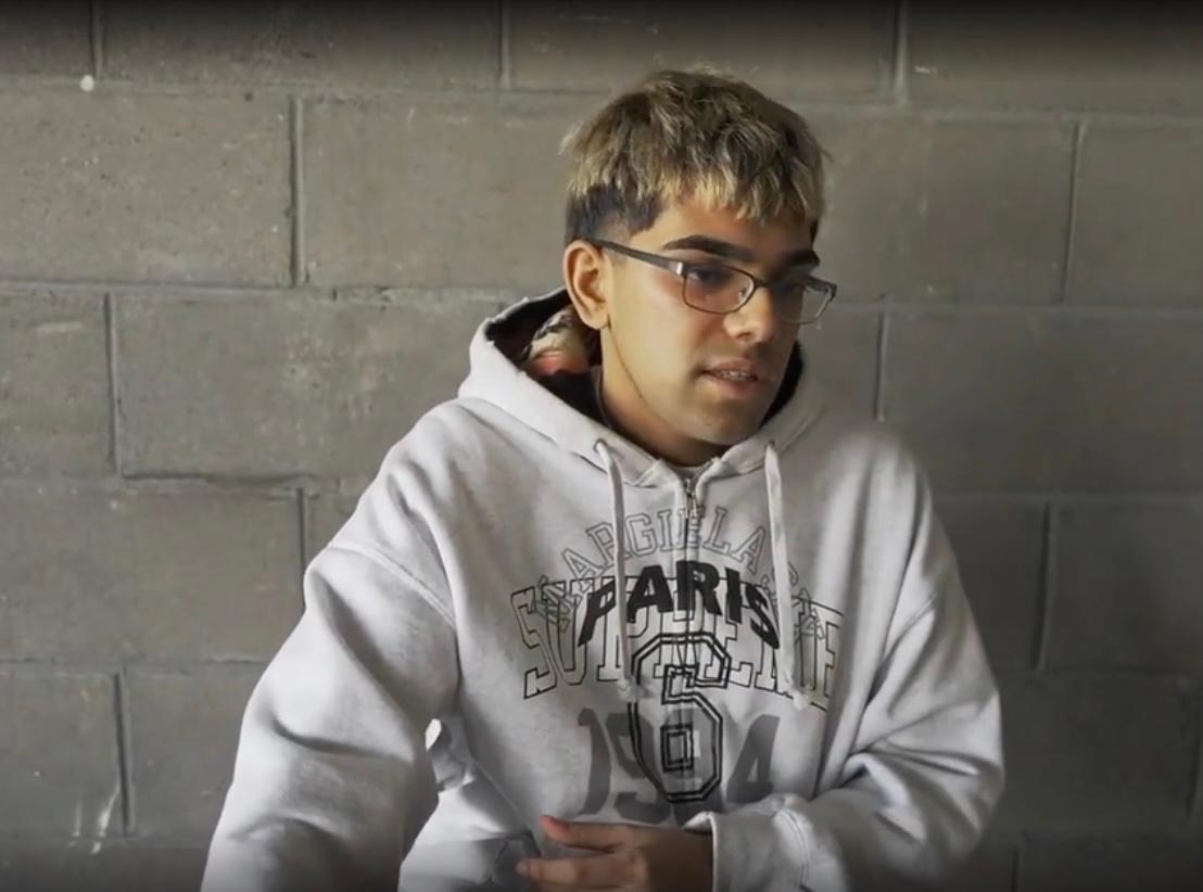 N3on talking on Twitch