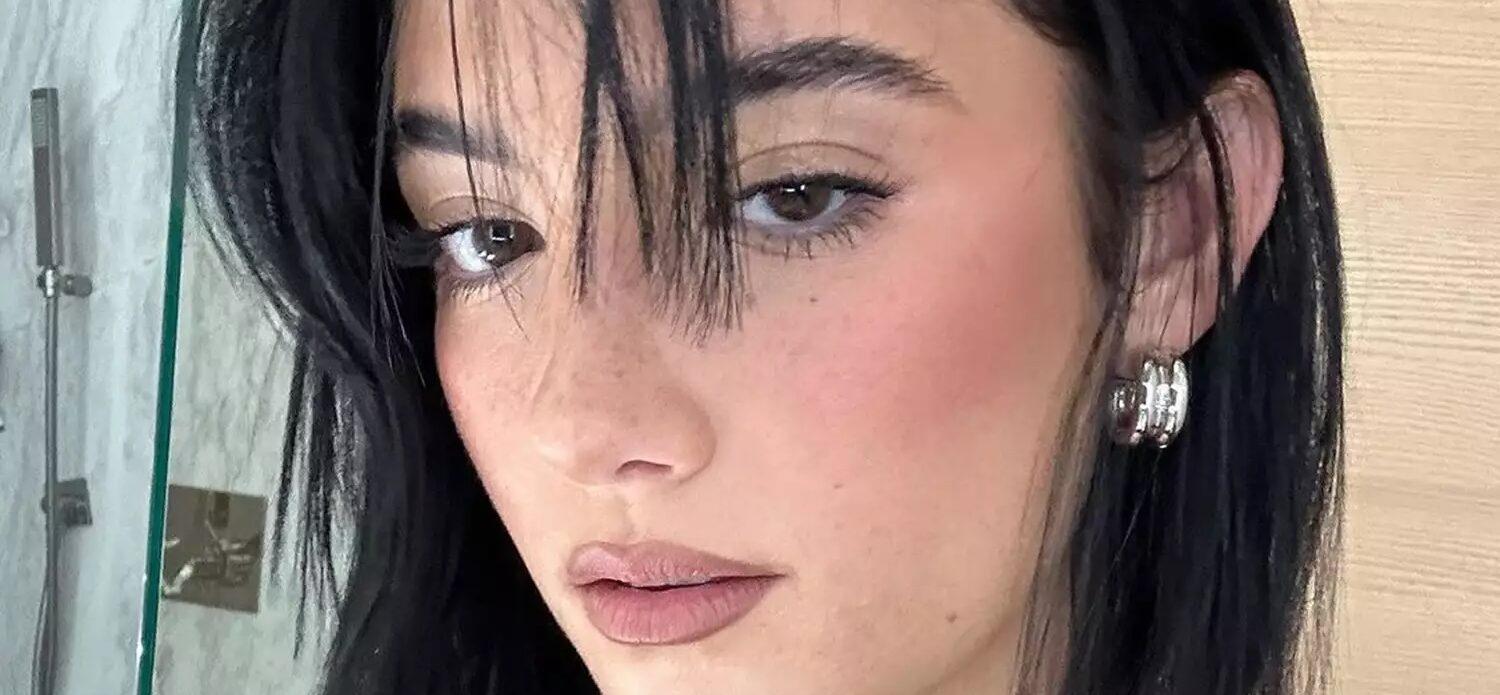 Charli D’Amelio selfie