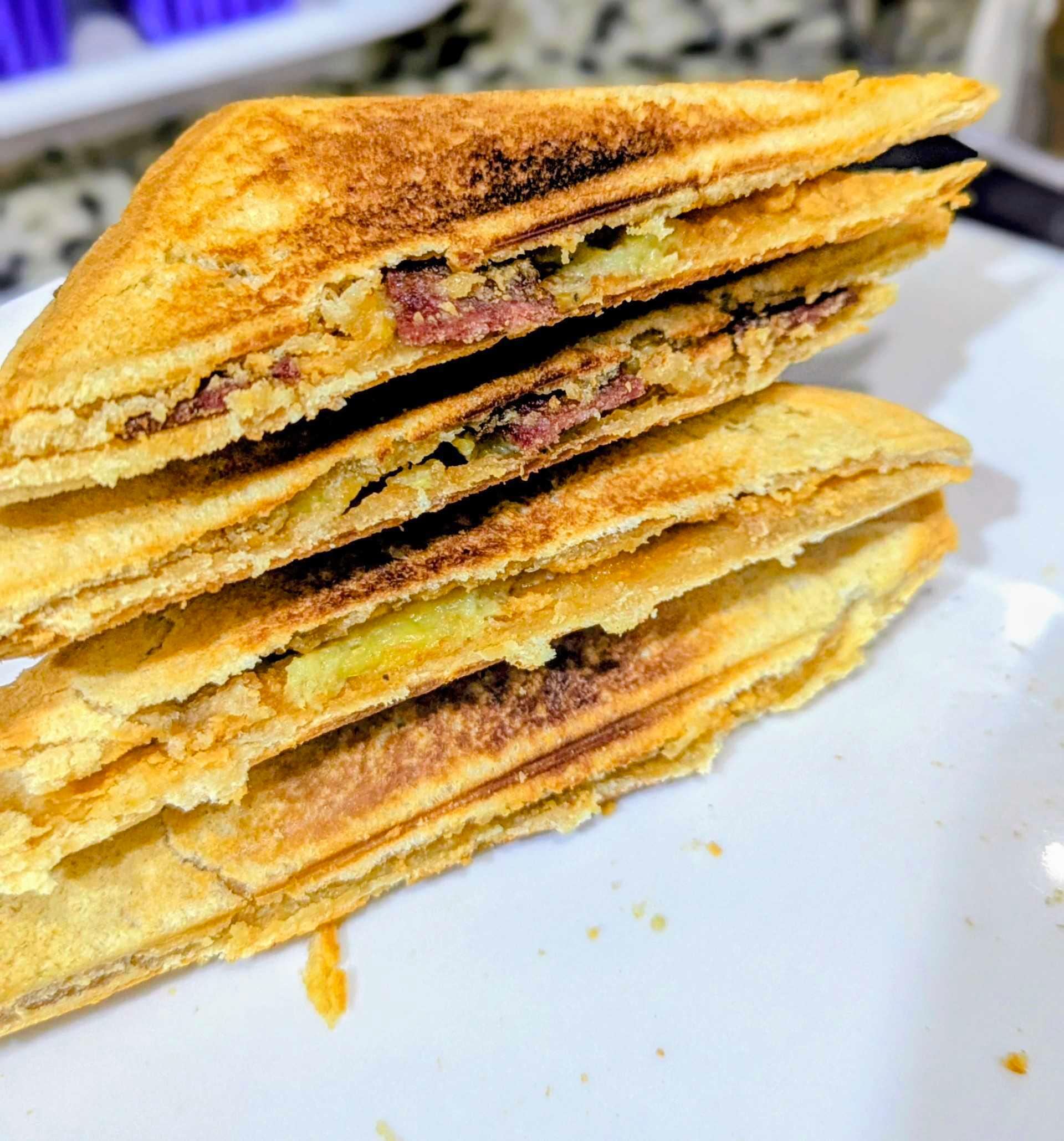 Glory-Anna made The Elvis Sandwich