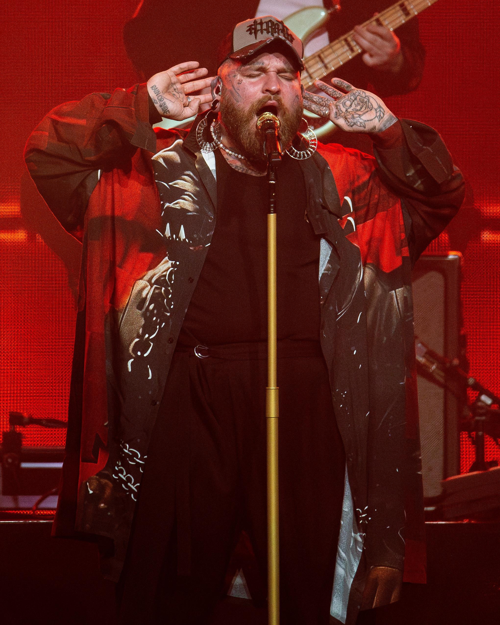 Teddy Swims performing. 