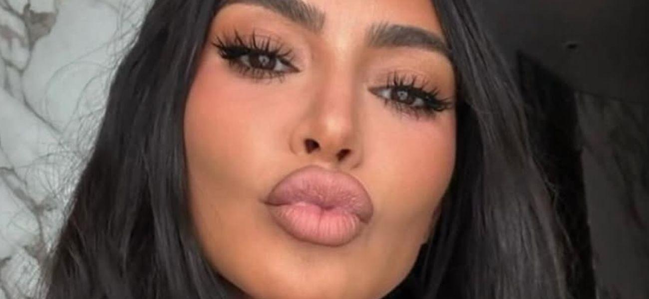 Kim Kardashian duck face selfie