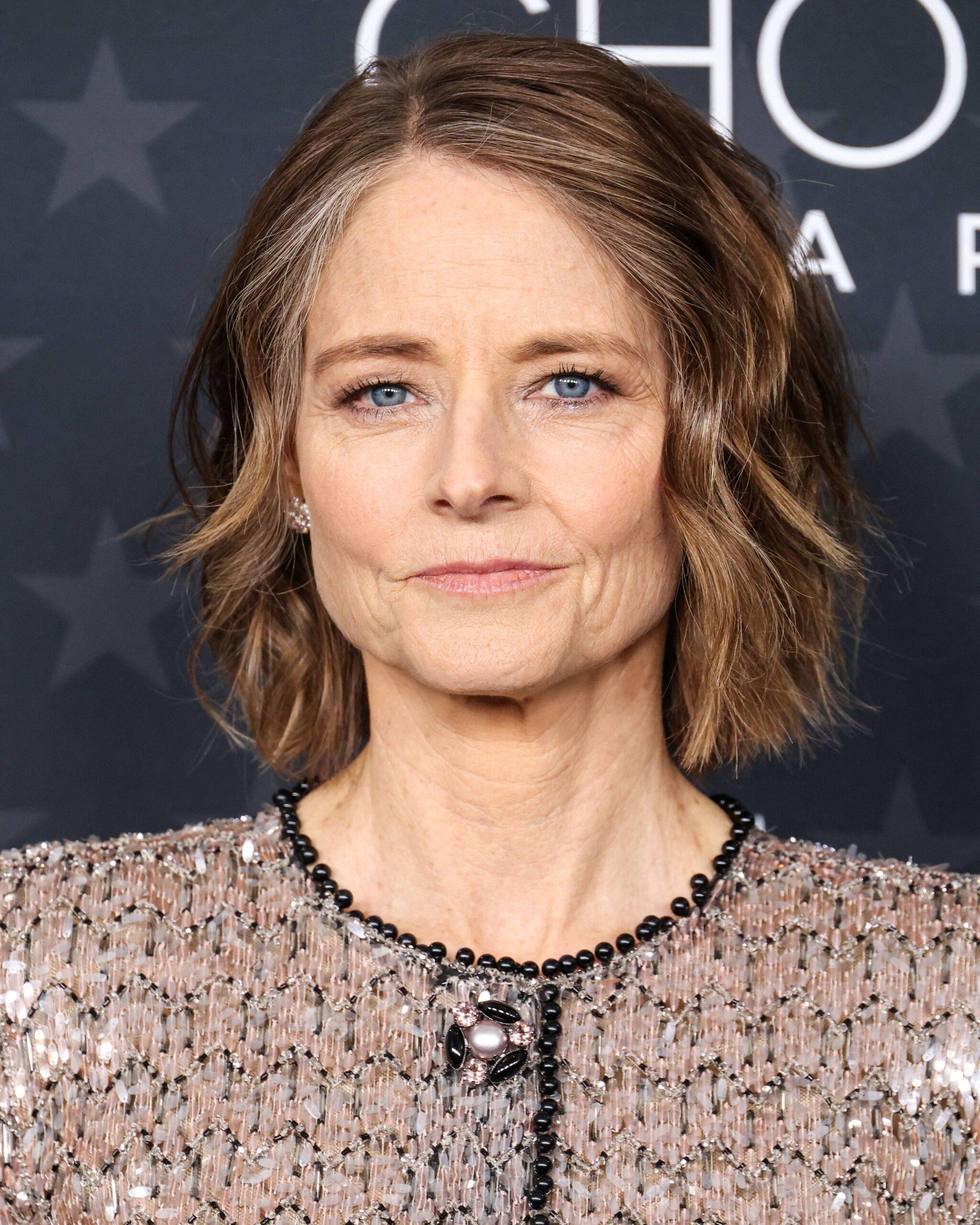 제30회 연례 비평가 초이스 어워드에 참석한 조디 포스터