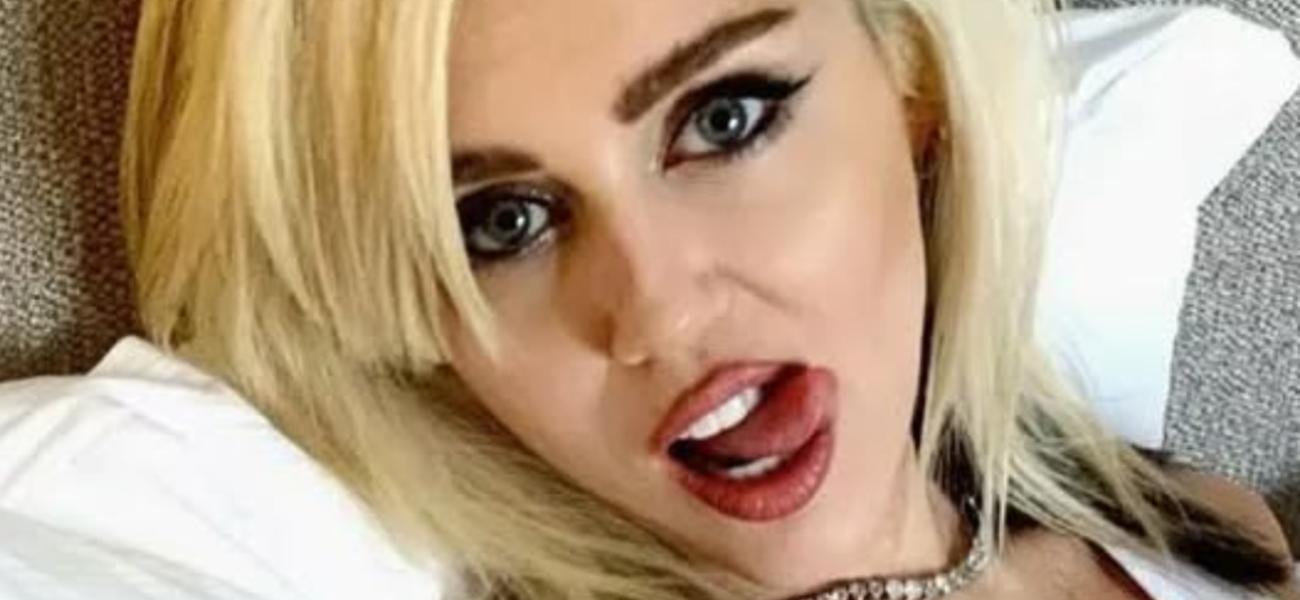 Miley Cyrus close up