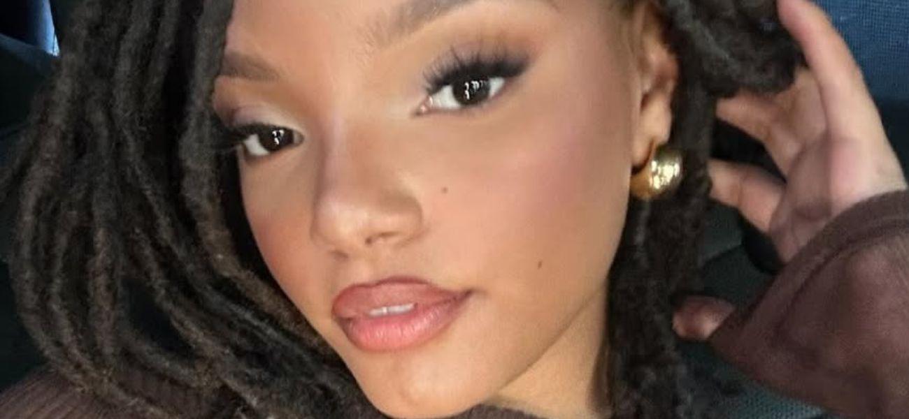 Halle Bailey selfie